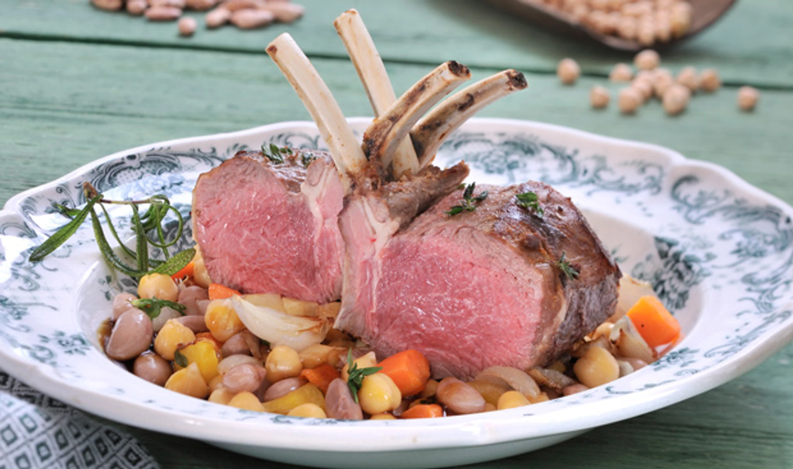 Lammkoteletts mit Kichererbsen-Bohnen-Eintopf