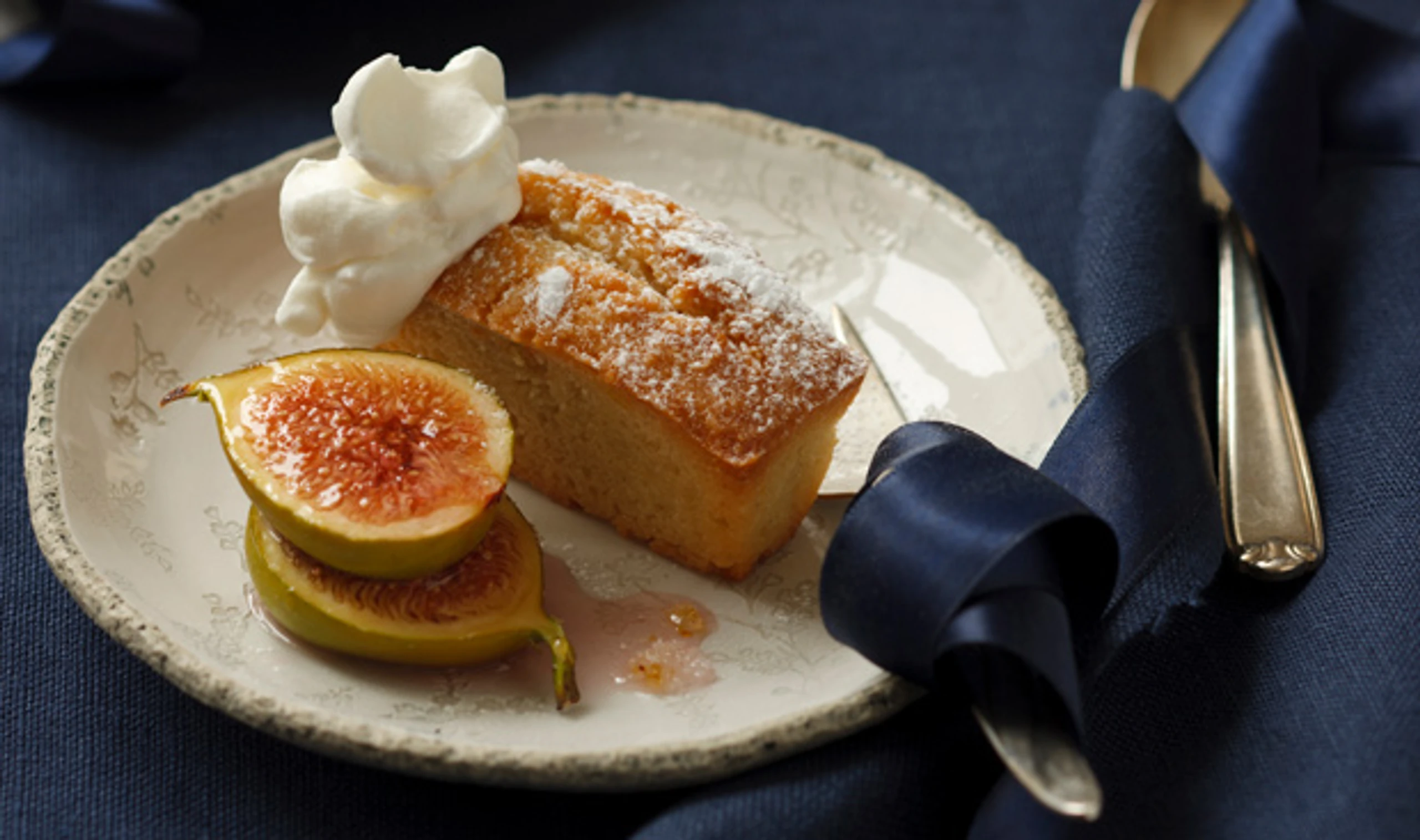 Mandelfinanciers mit Whiskycreme