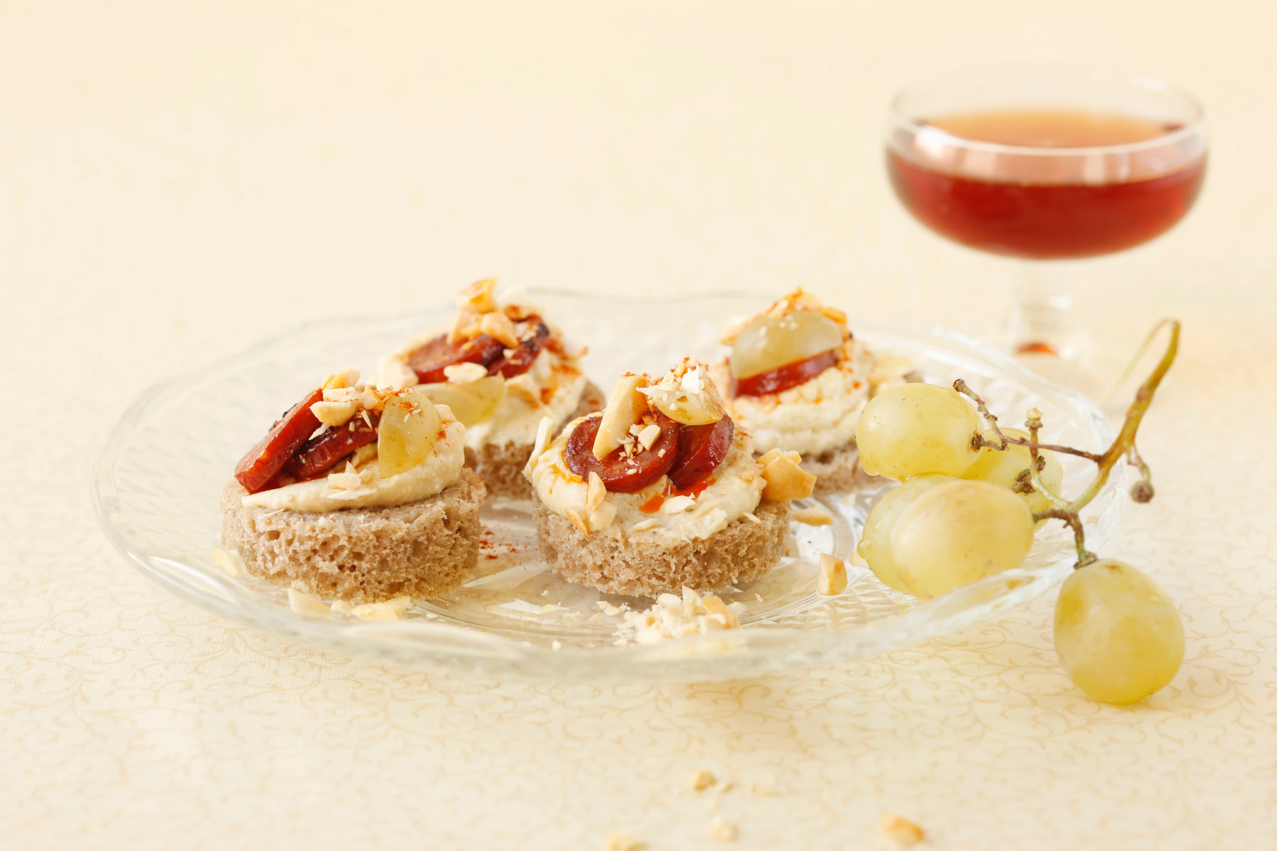 Hummus-Chorizo-Canapés