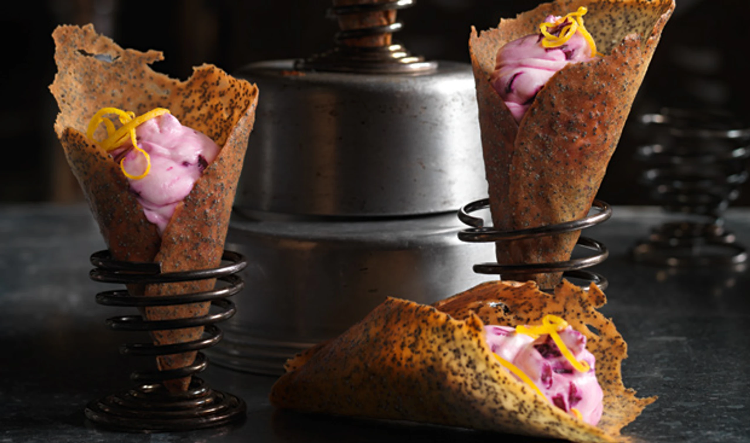 Mohnhippen mit Rote-Rüben-Creme