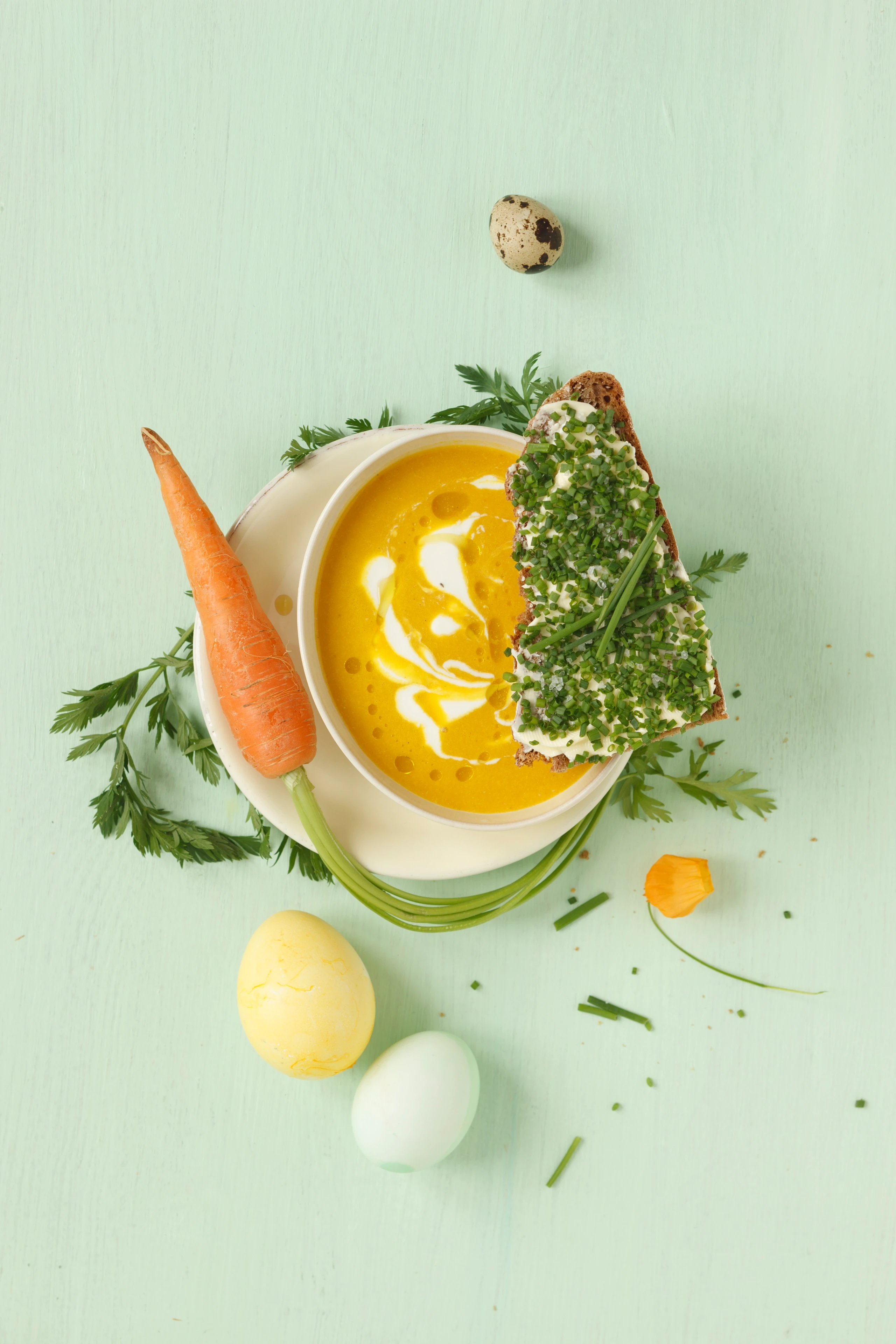 Karotten-Orangen-Suppe mit Joghurt