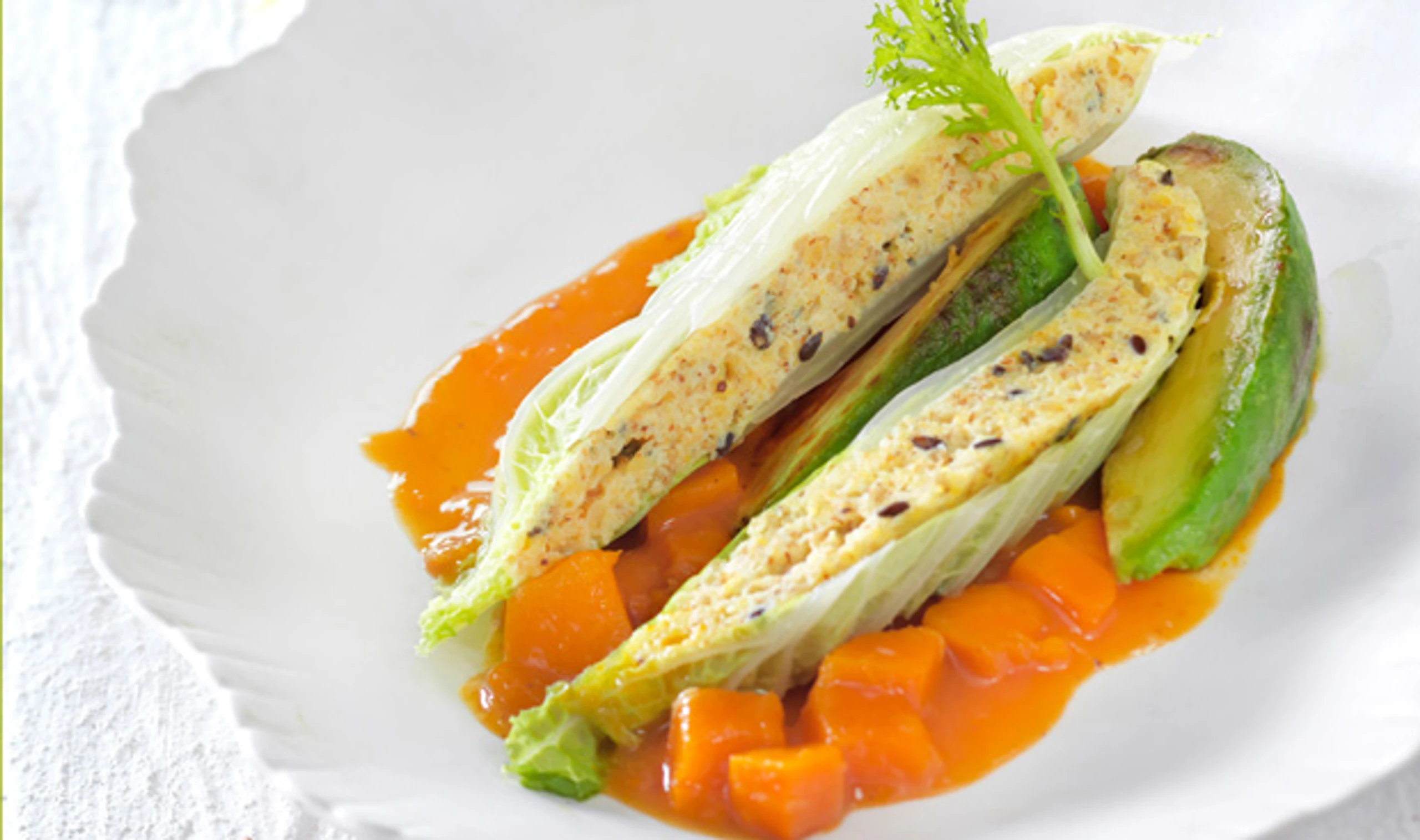 Chinakohl-Getreidestrudel mit Kürbis und Avocado