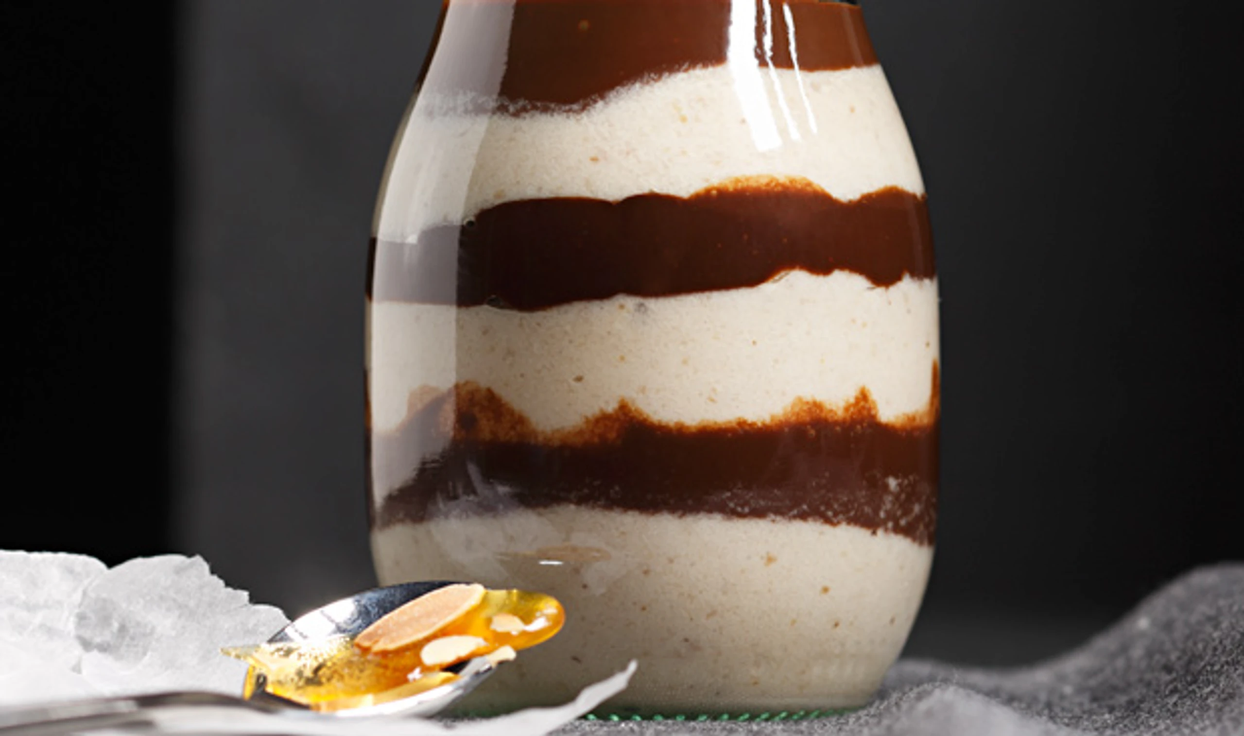 Schoko-Maronimousse mit Karamellstangerln