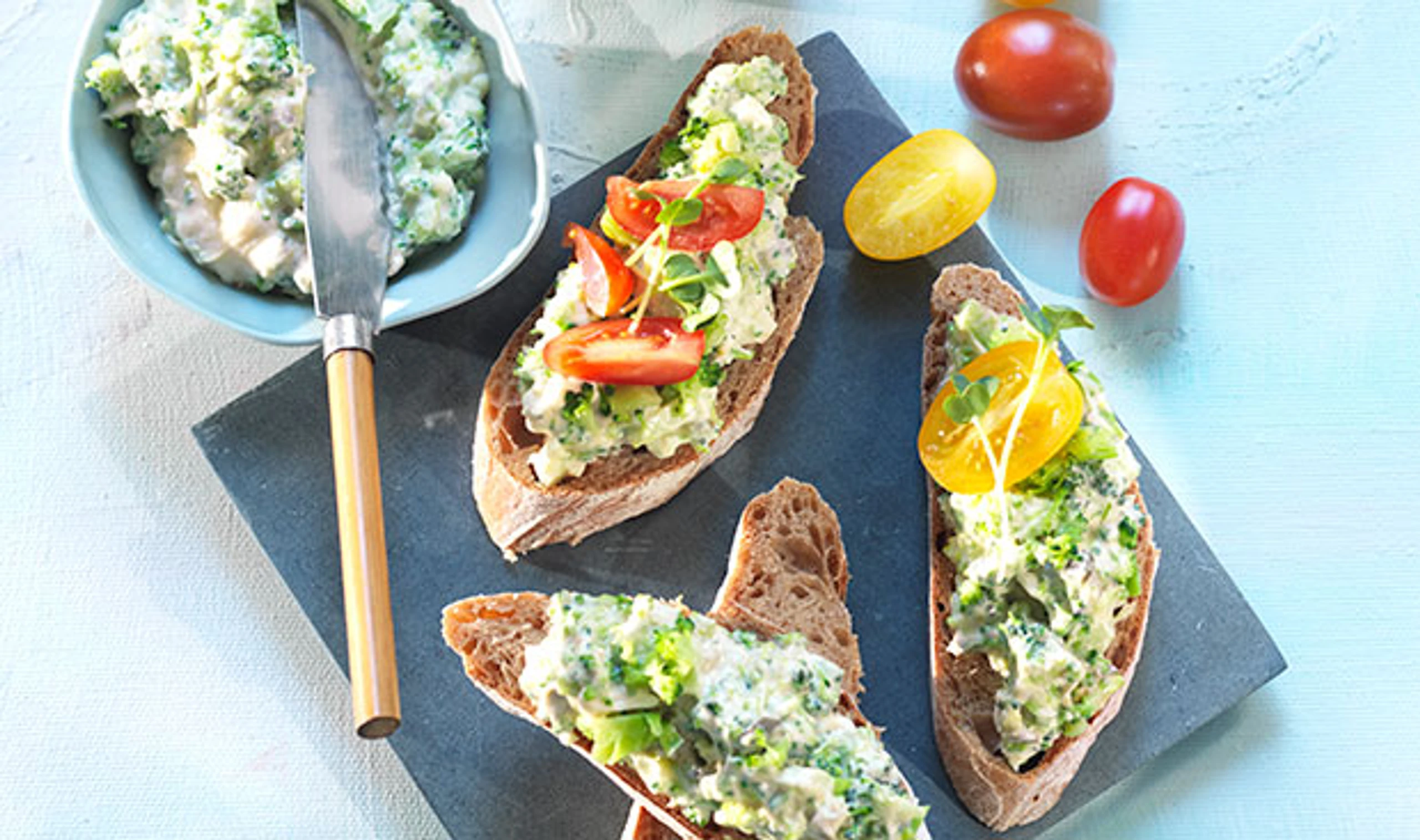 Brokkoli-Mandel-Brötchen