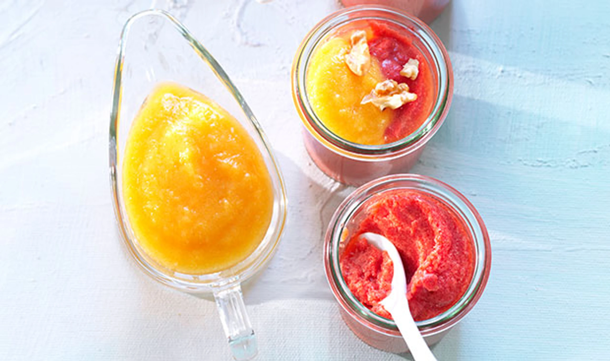 Erdbeermousse mit Ananas-Sauce