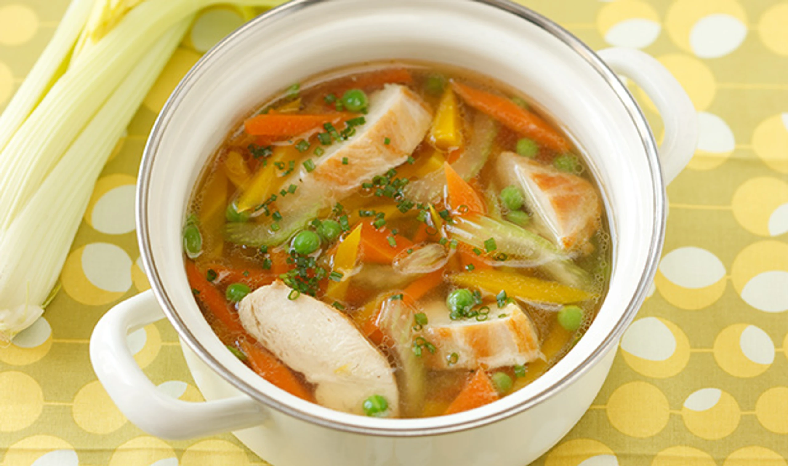 Gemüsesuppe mit Huhn