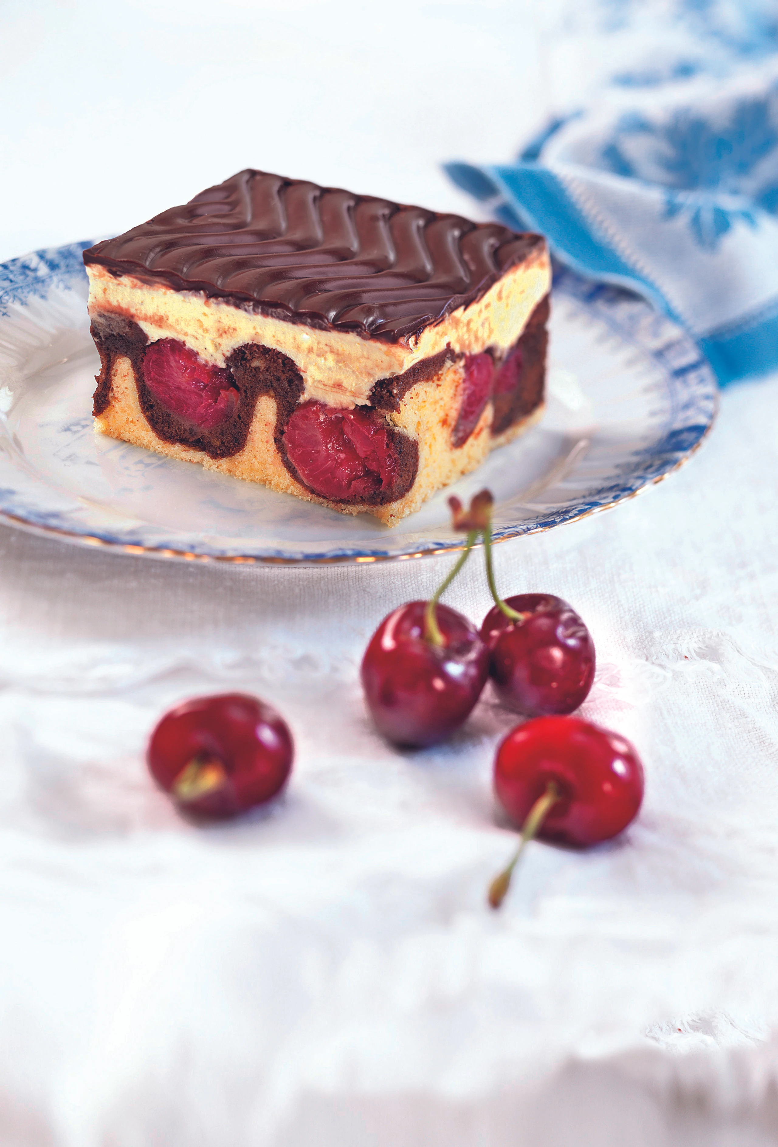 Donauwelle mit Kirschen