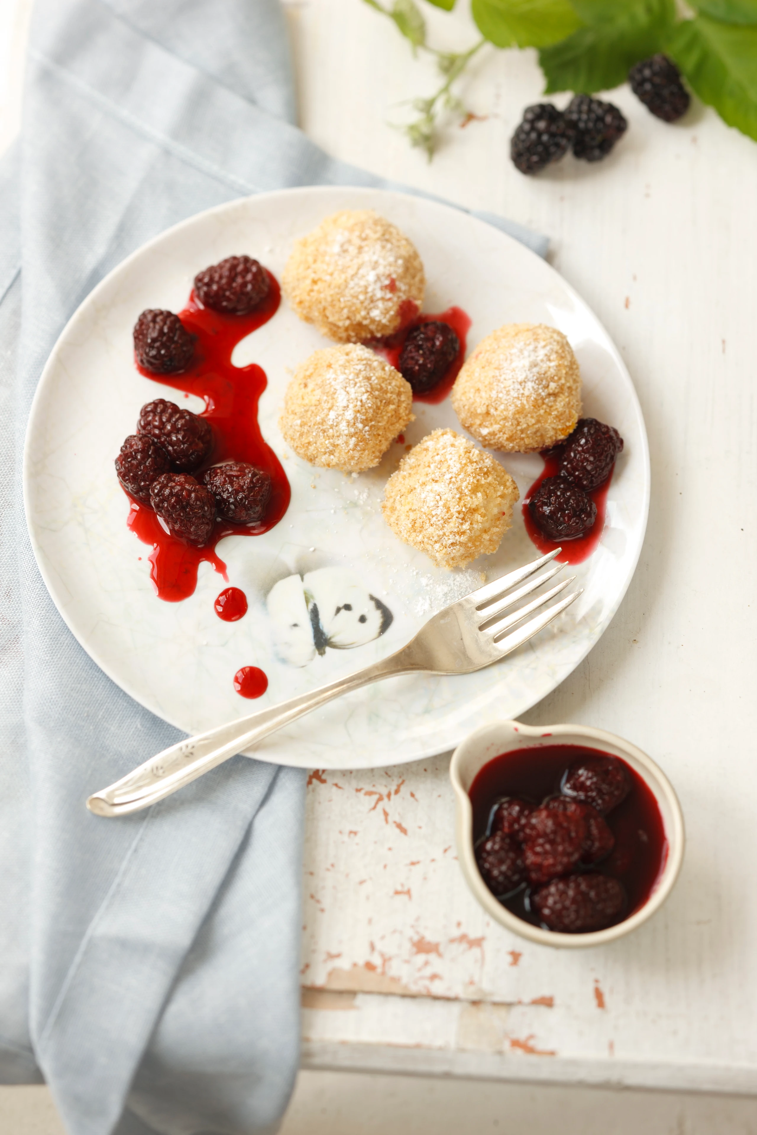Ricottaknödel mit Brombeeren