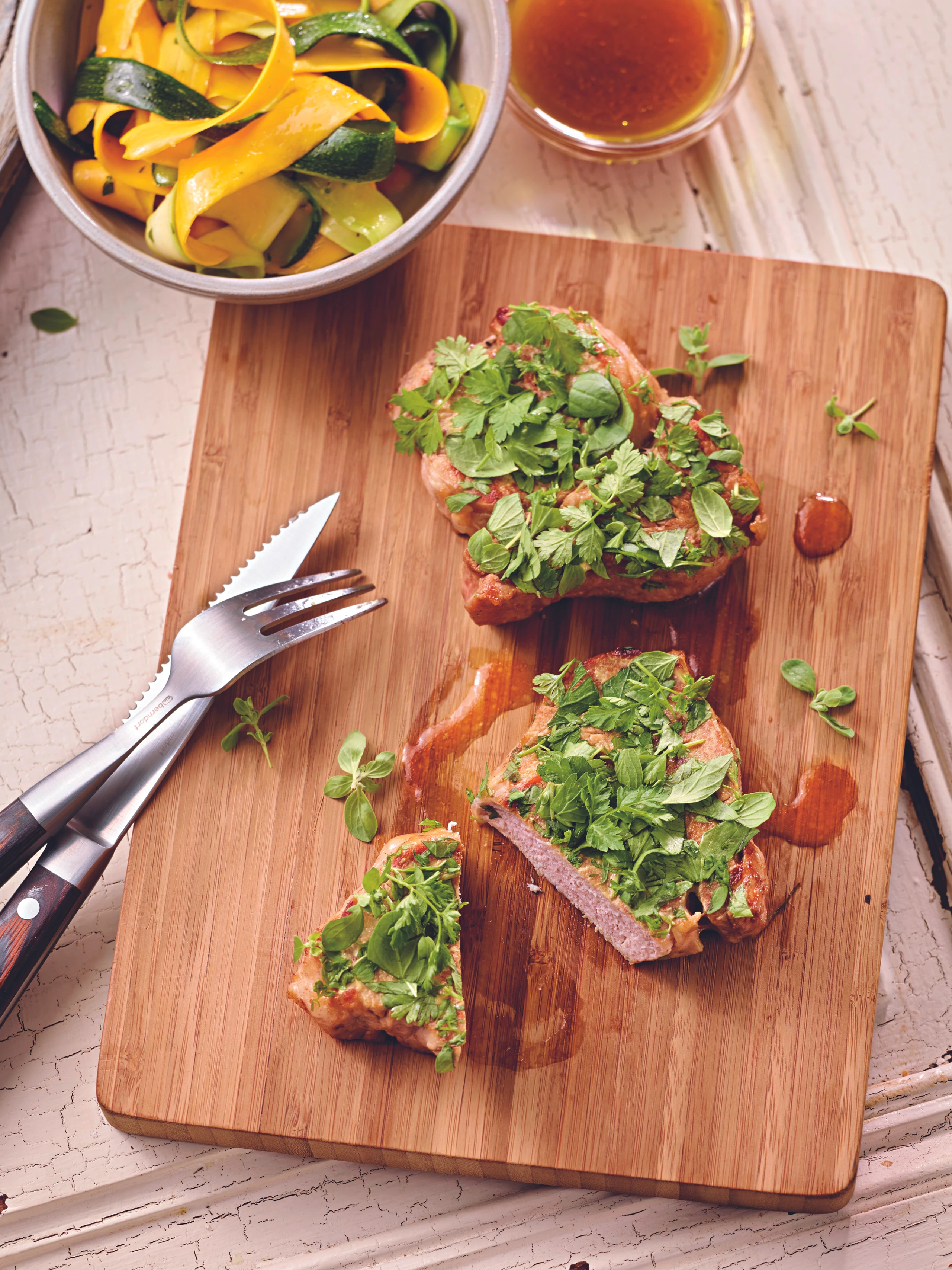 Steak mit Senf und Kräutern