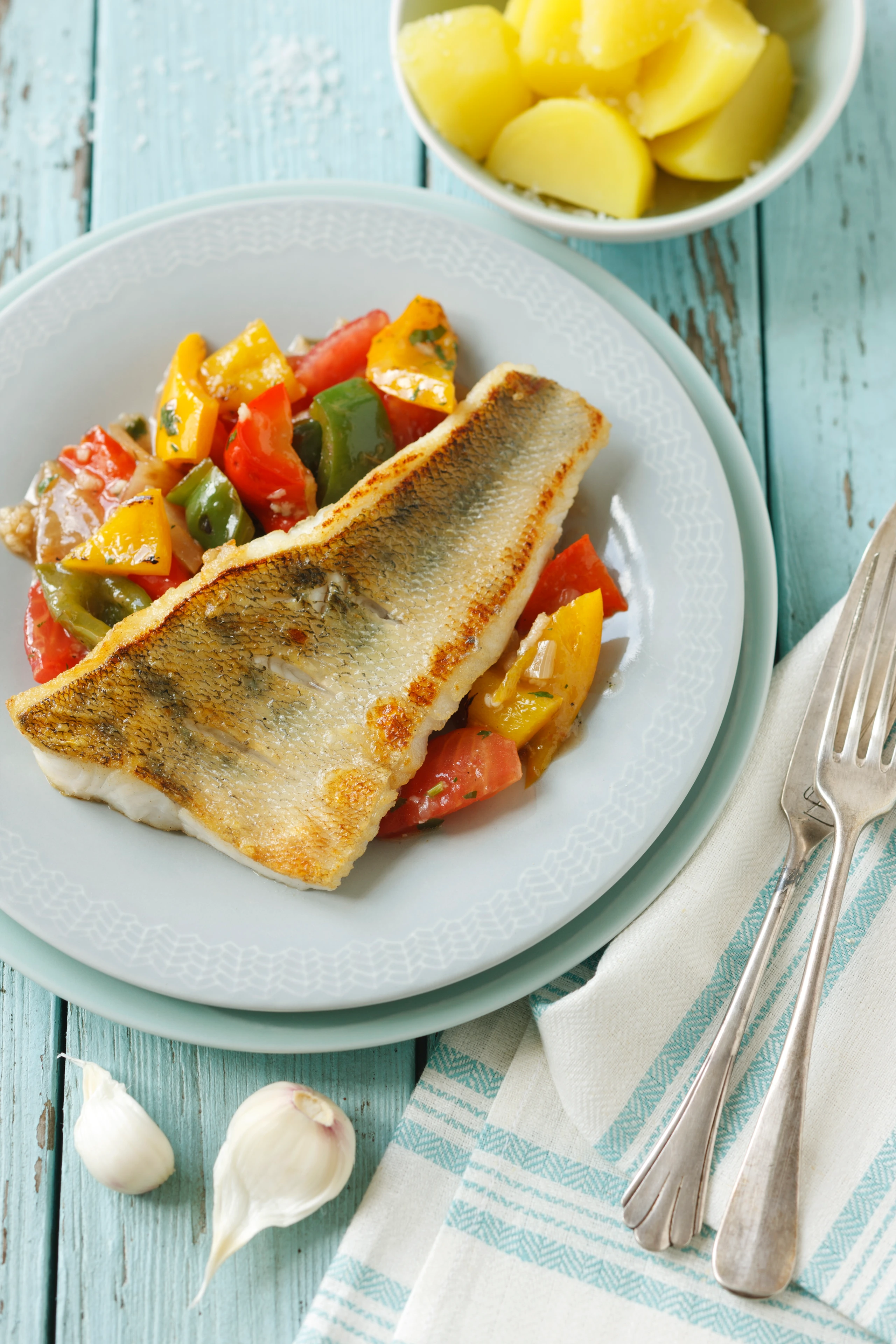 Zanderfilet auf Paprikagemüse