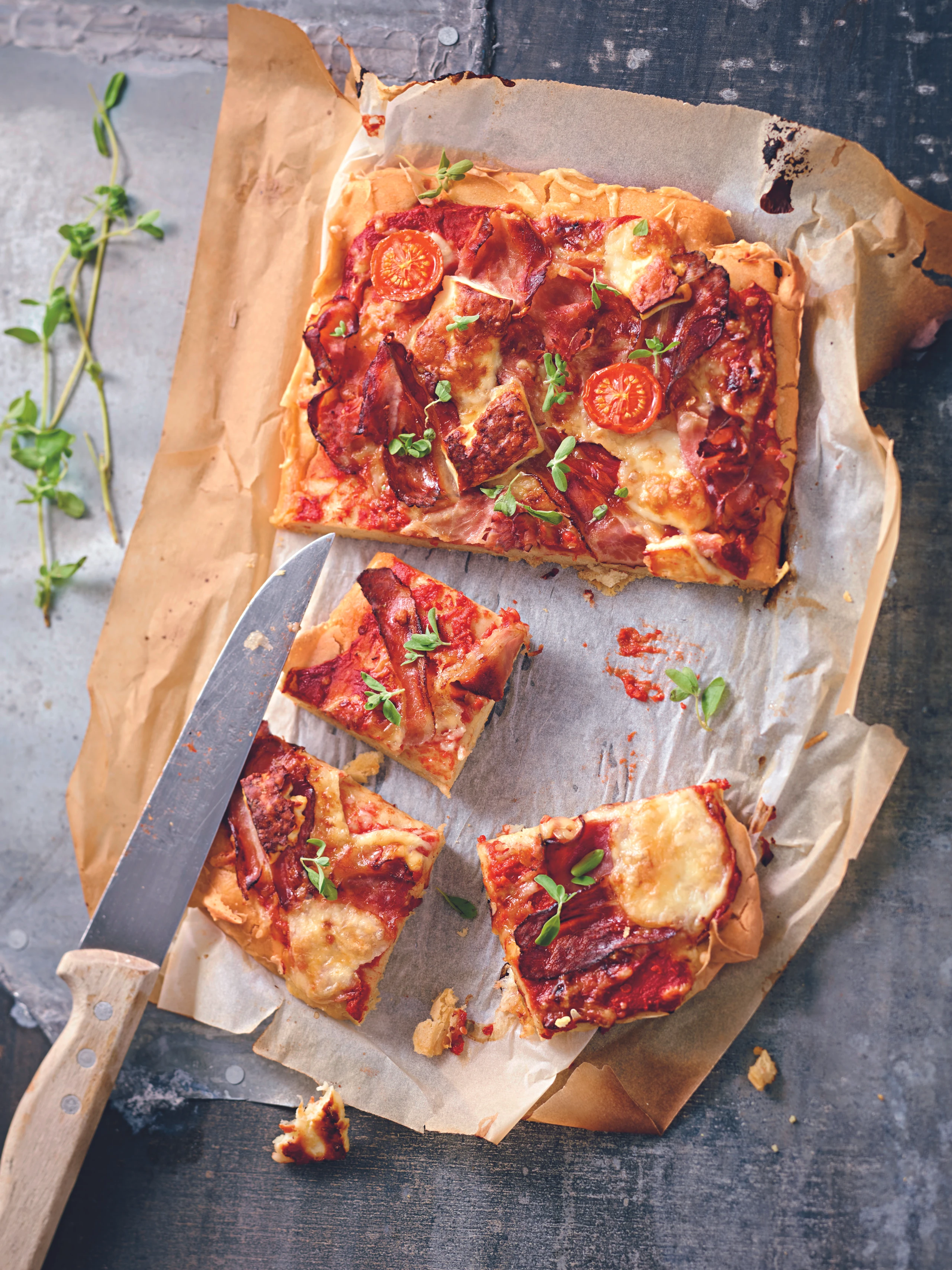 Glutenfreie Pizza mit Speck