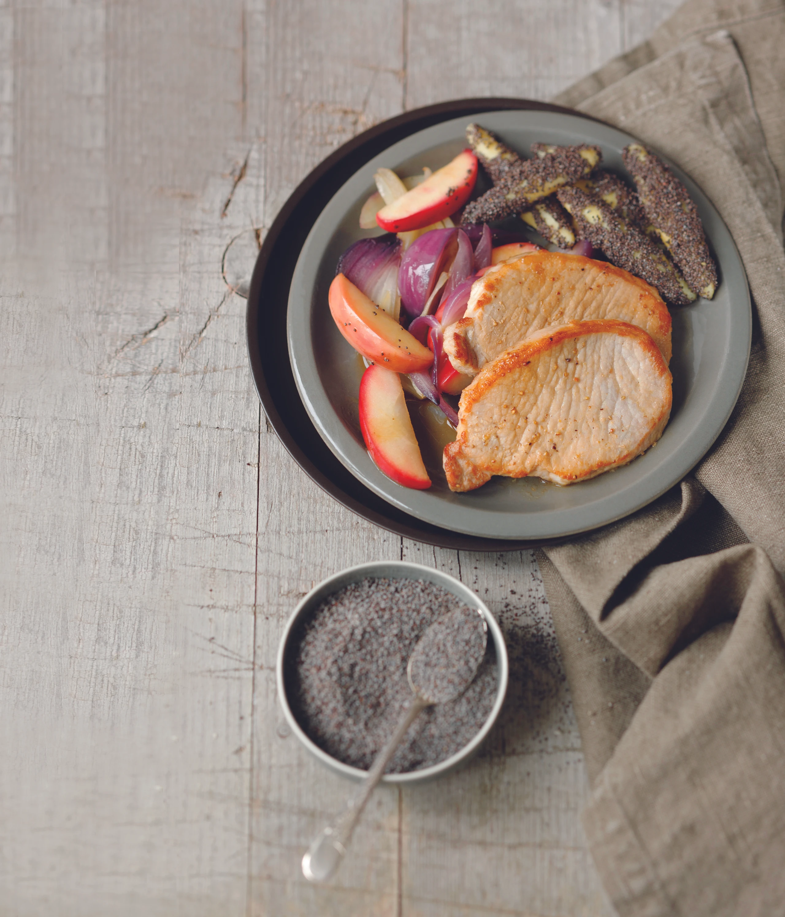 Schweinssteak mit Apfel-Zwiebelgemüse