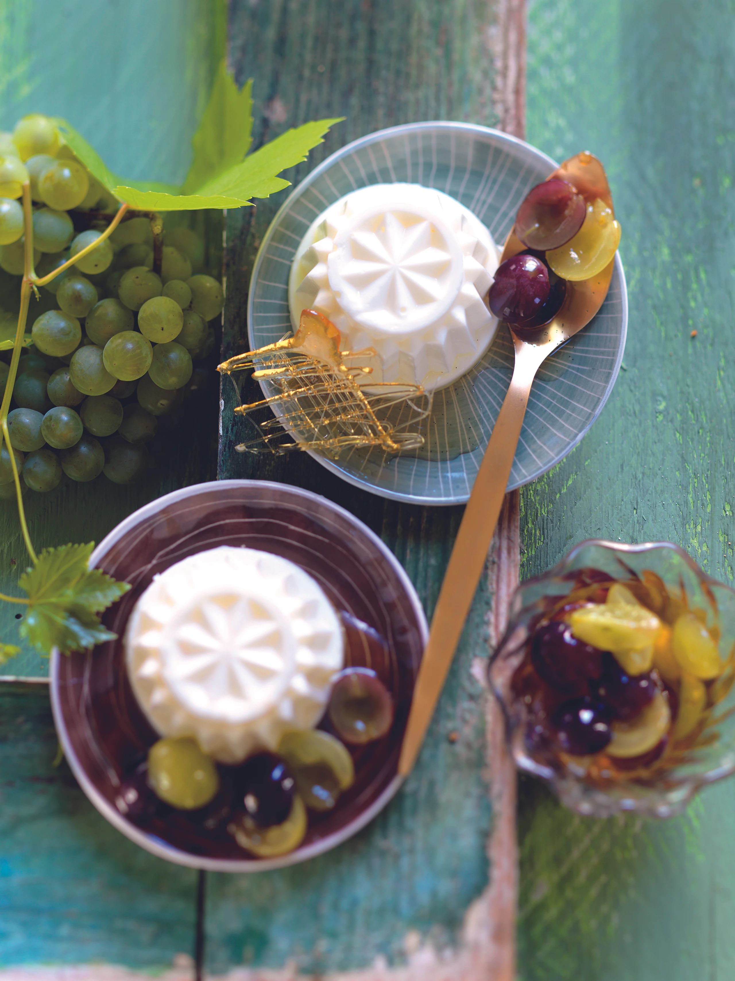 Buttermilchmousse mit Trauben und Karamell