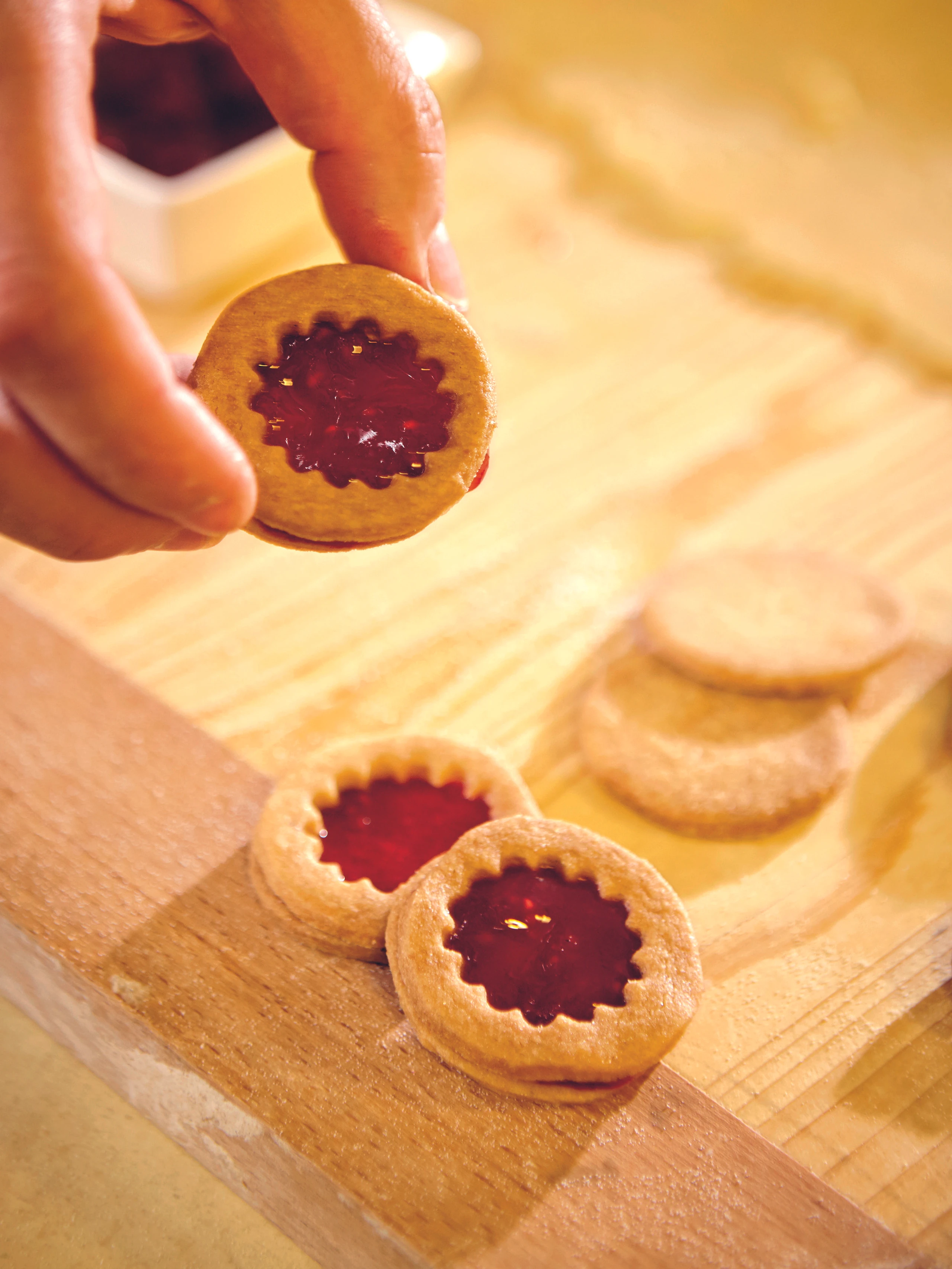Linzer Augen mit Himbeermarmelade