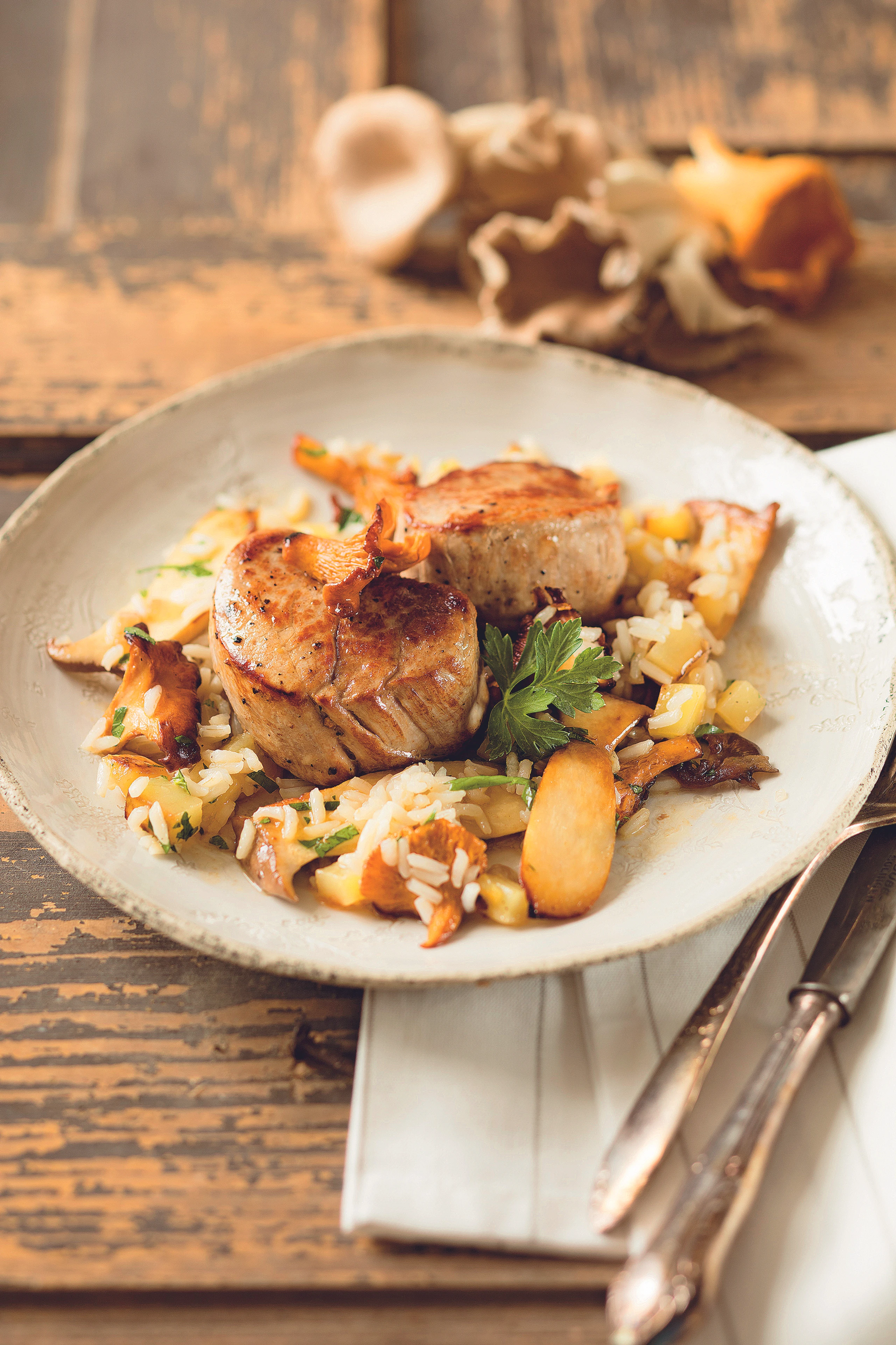 Schweinsmedaillons auf Erdäpfel-Pilzreis