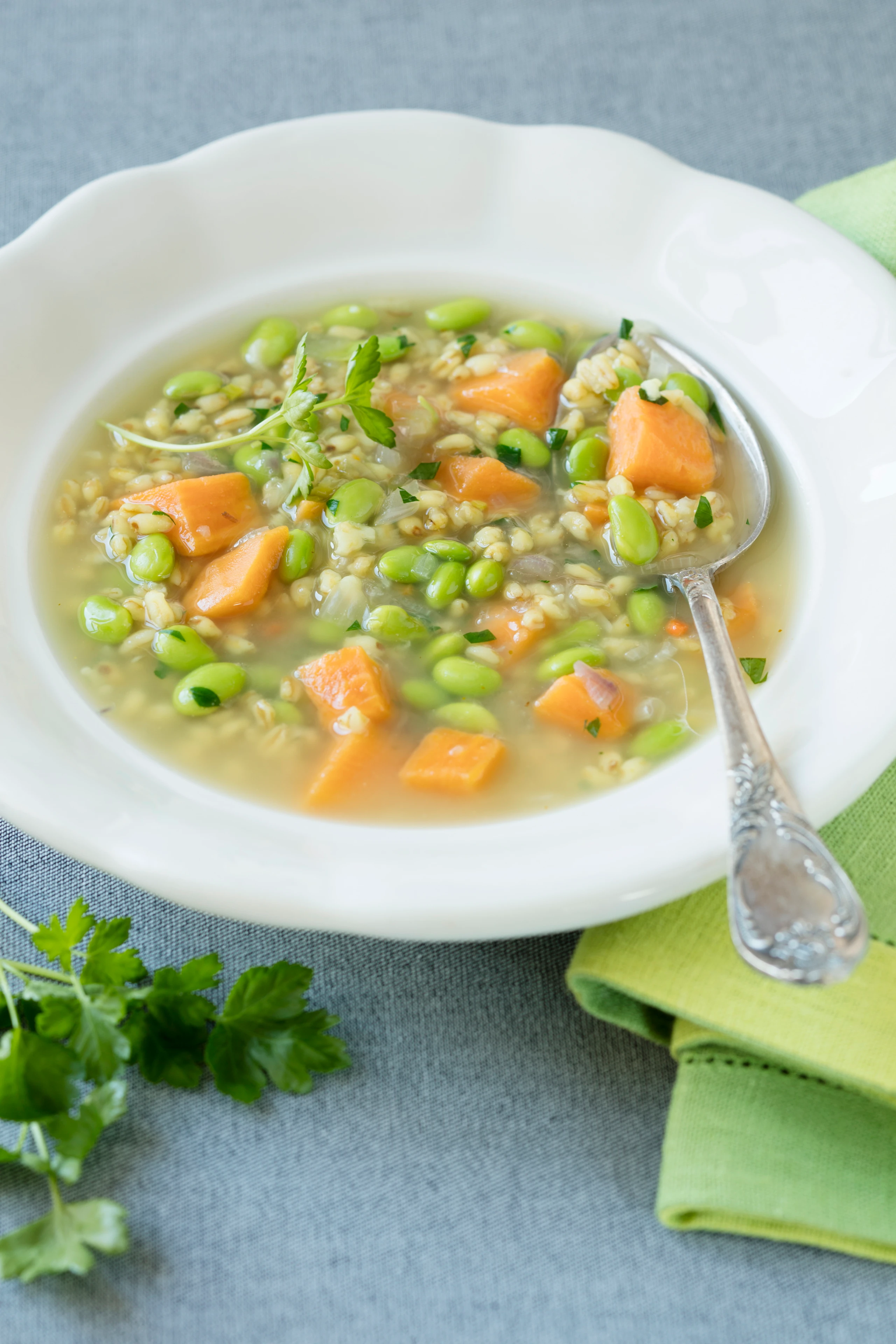 Süßkartoffelsuppe mit Sojabohnen