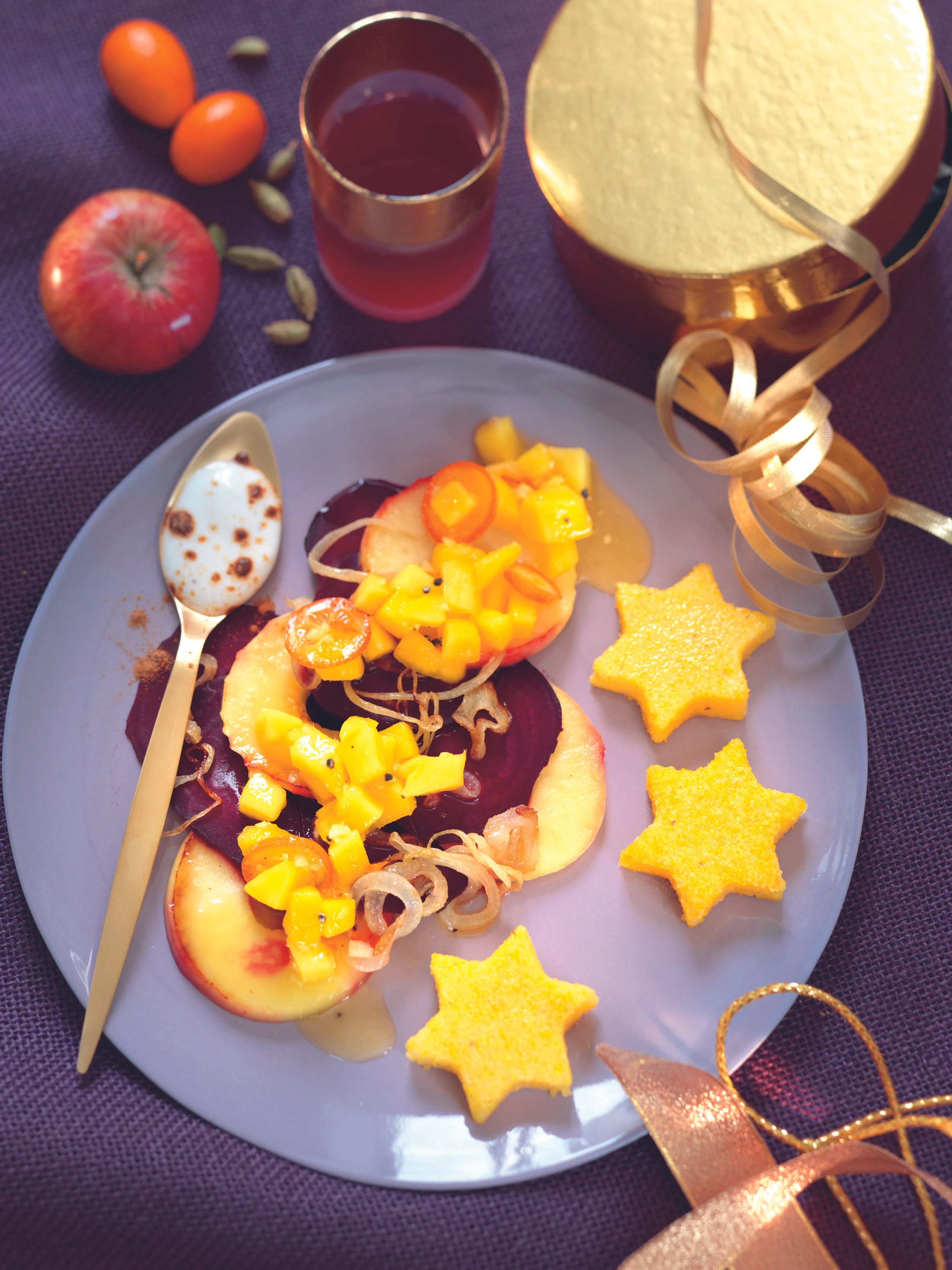 Rote Rüben und Äpfel mit Mango-Salsa
