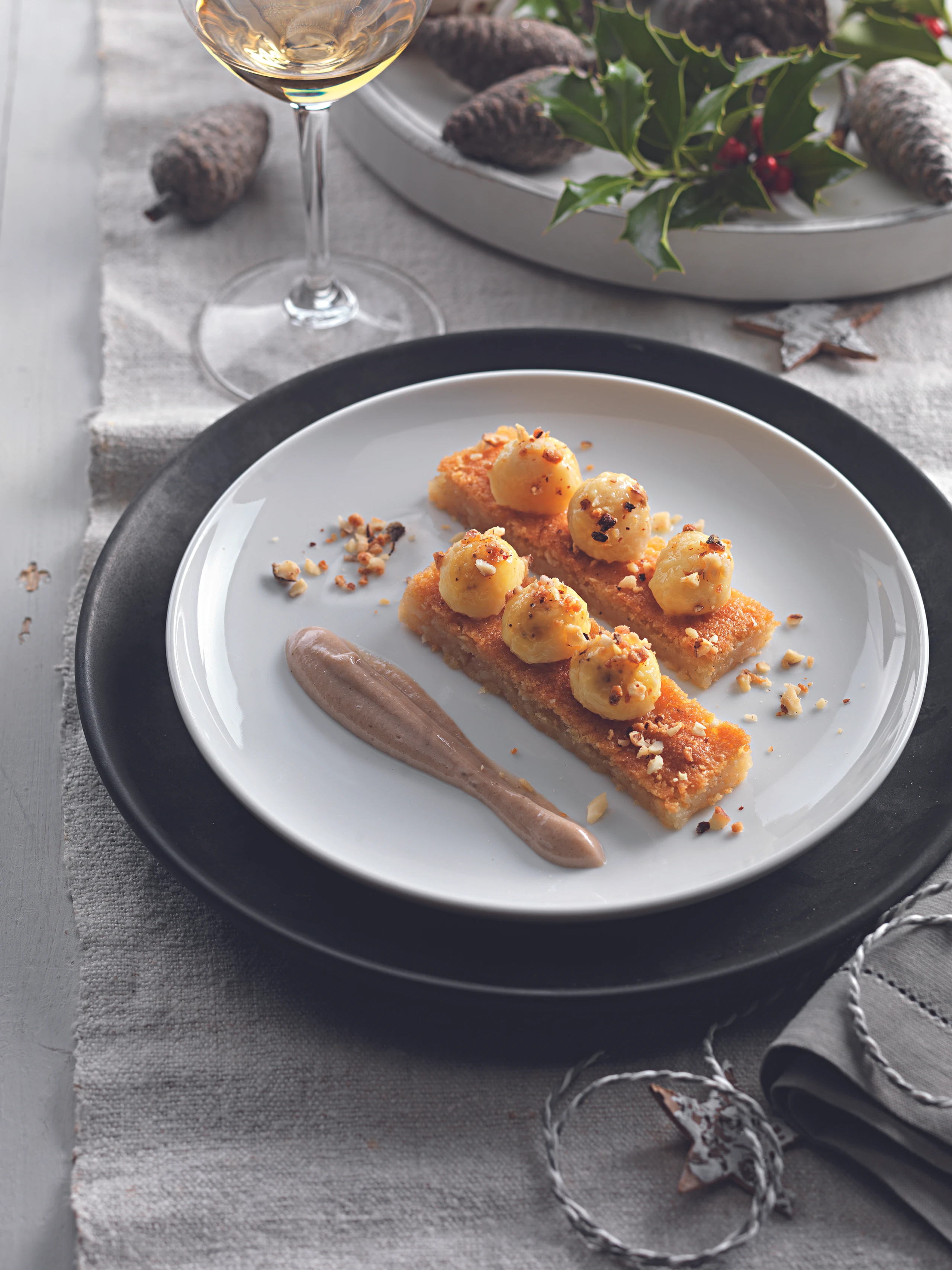 Macadamiakuchen mit Bananen und Streusel