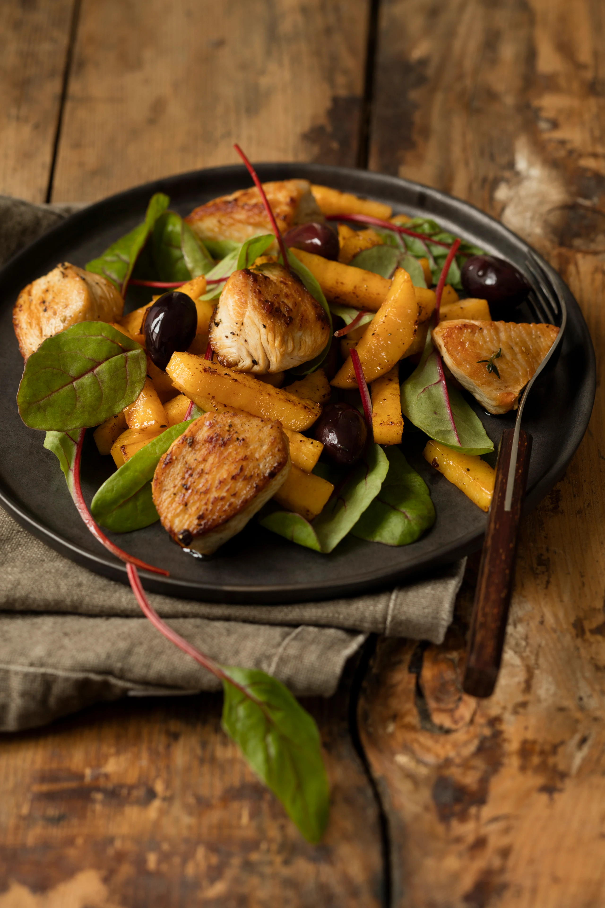 Putenwürfel mit Süßkartoffeln und Mangold