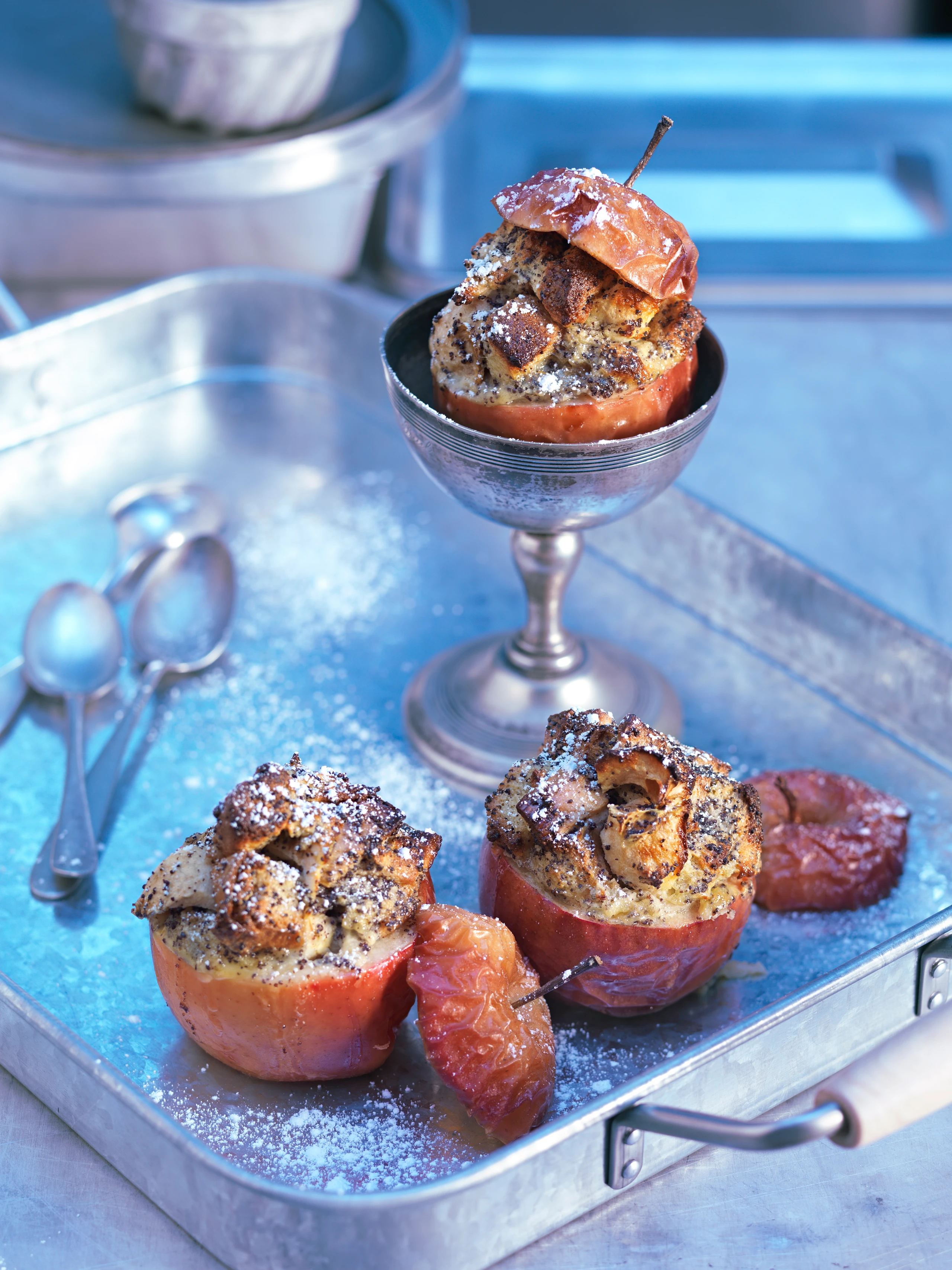 Apfel mit Striezel-Mohnfülle