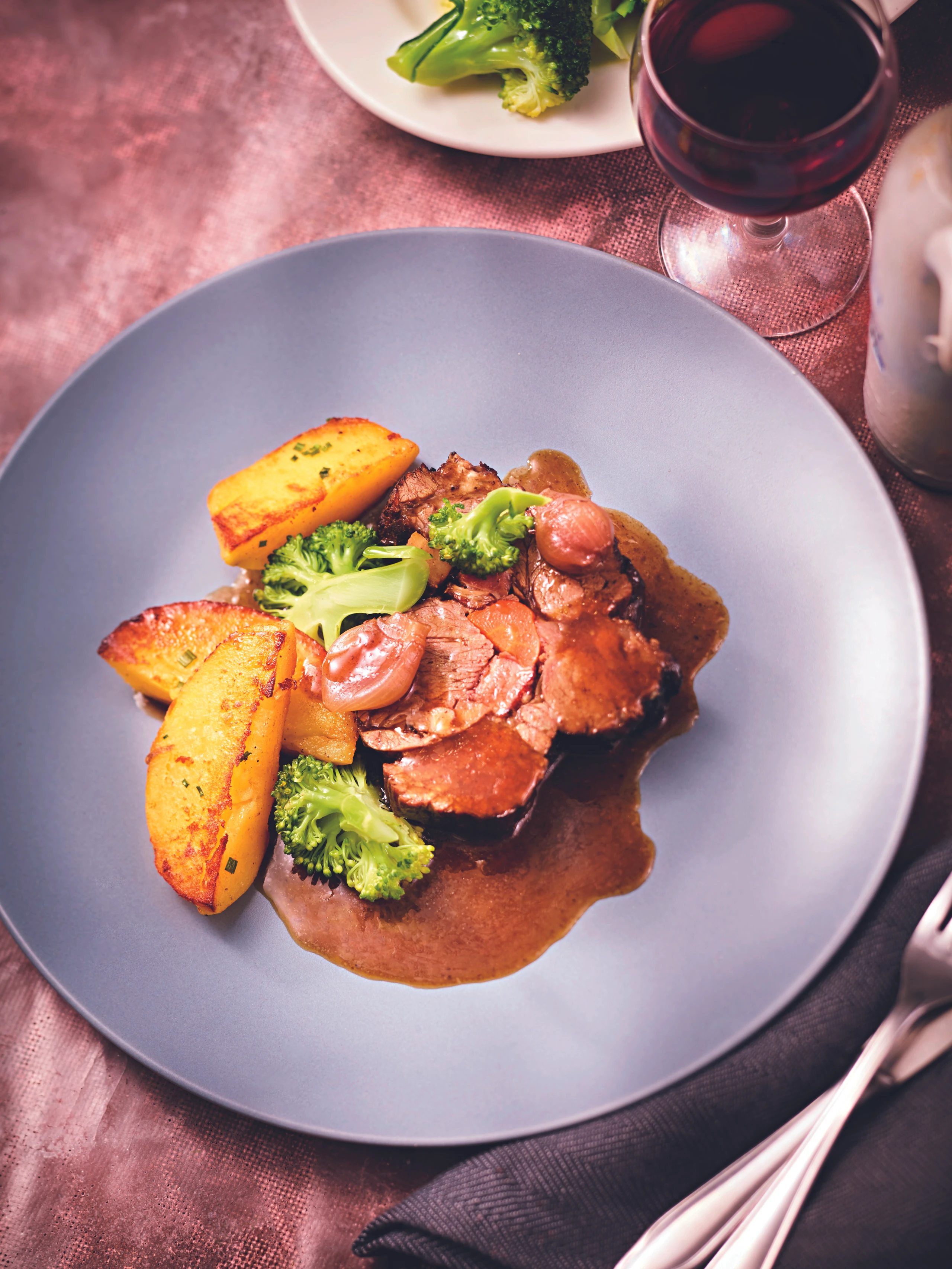 Rindsbraten mit Rotweinsauce