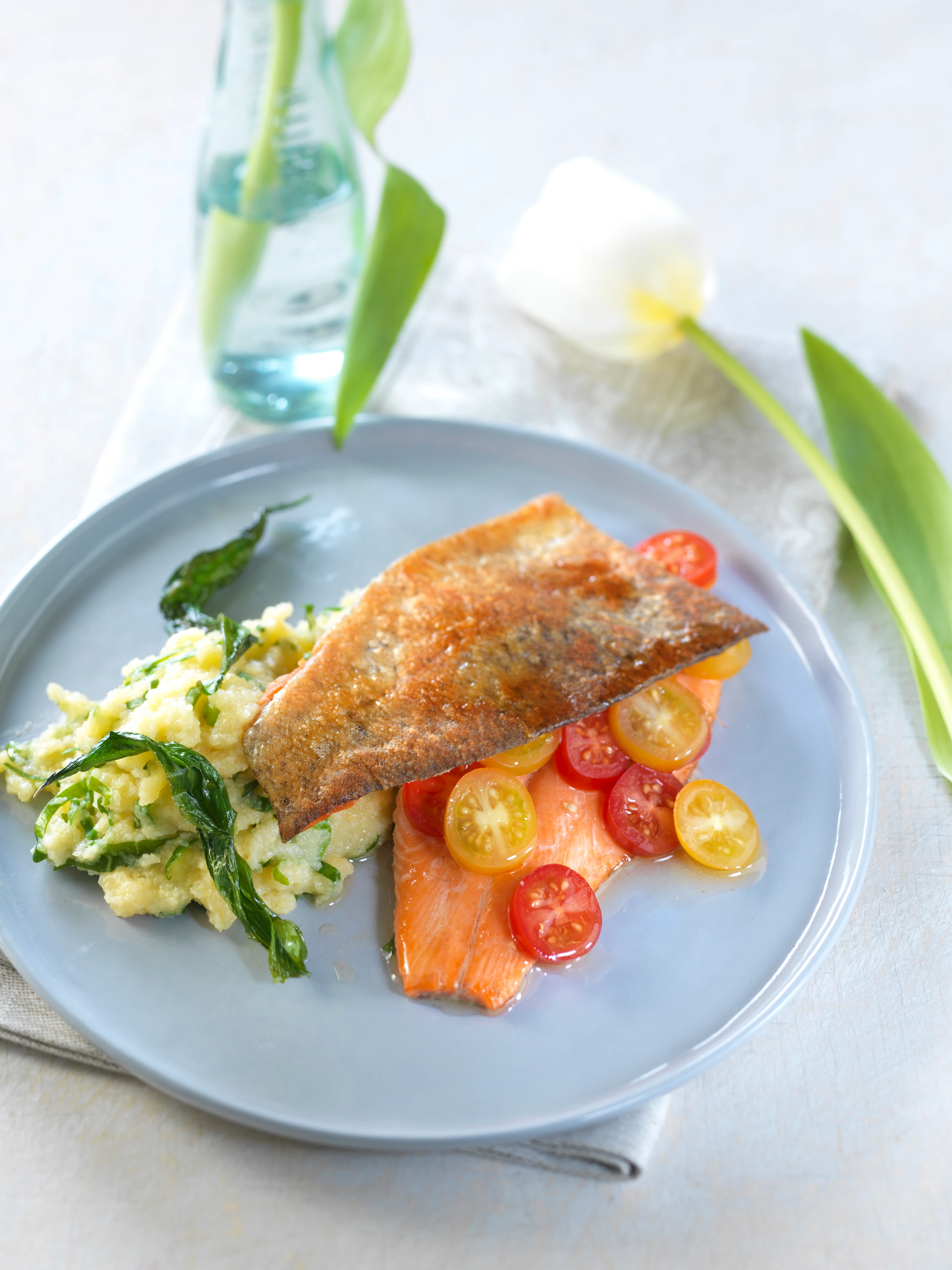 Lachsforellenfilets mit Bärlauch-Polenta