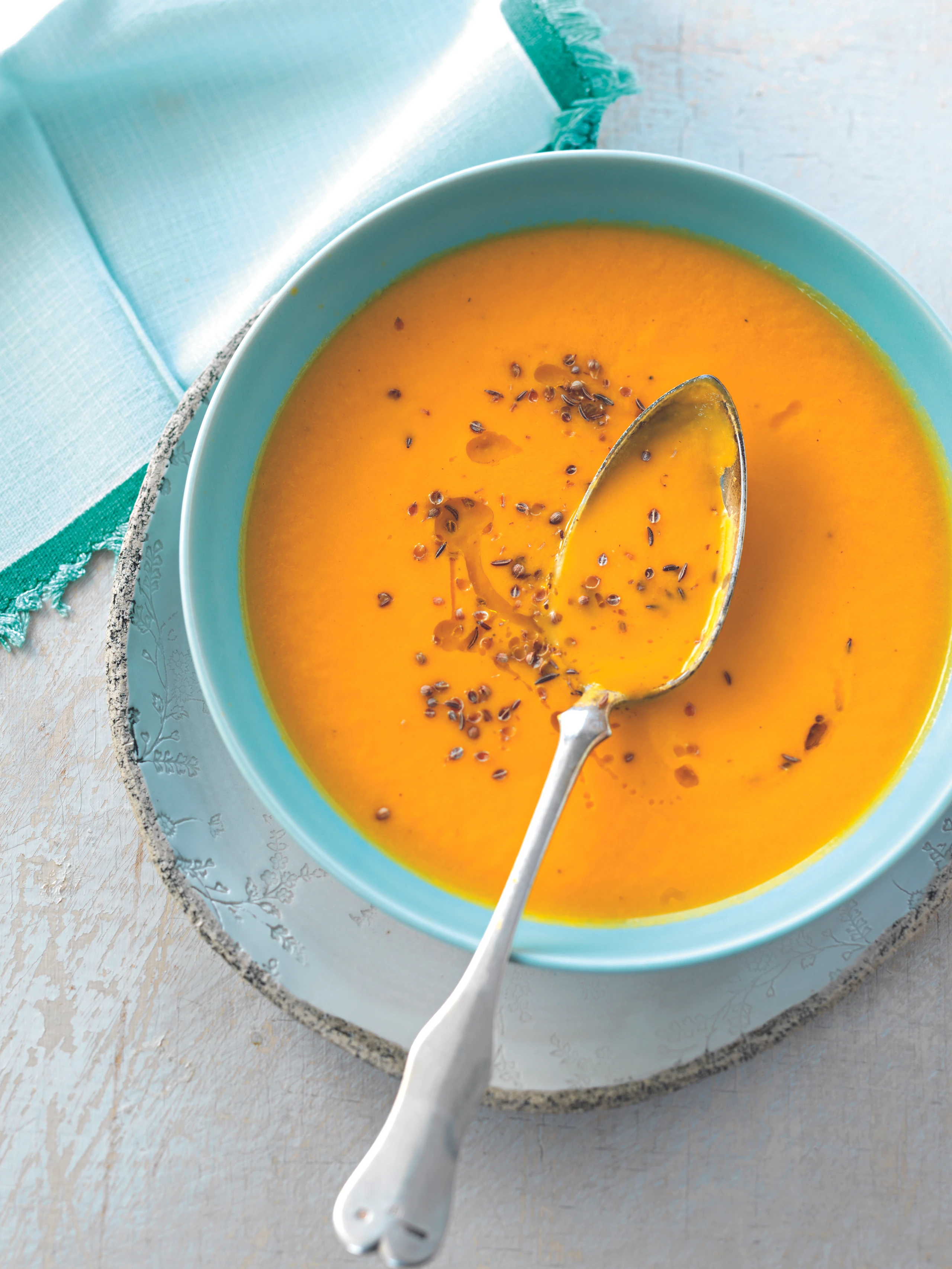 Einfache Karottensuppe mit Koriander und Kümmel