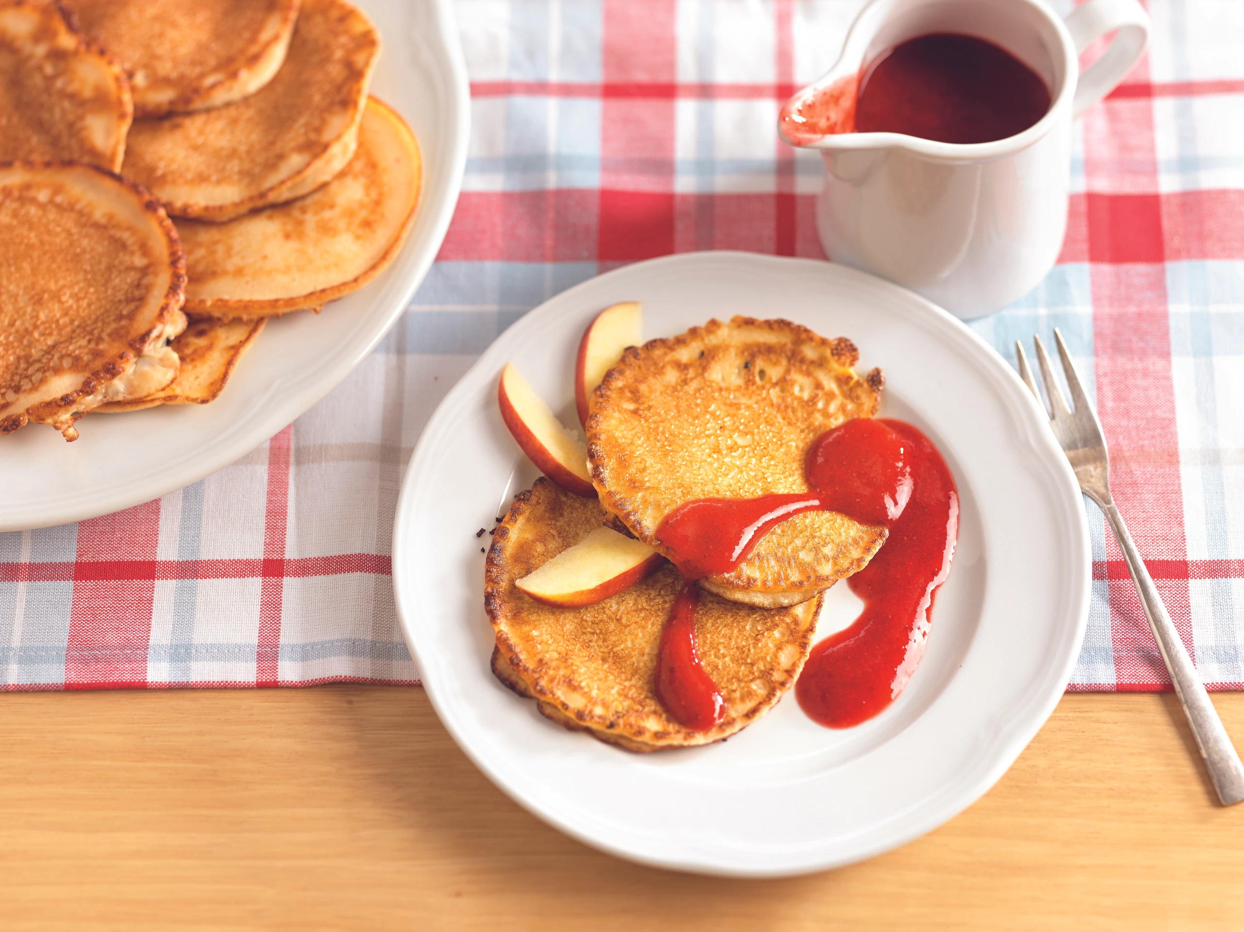Topfentaler mit Erdbeersauce