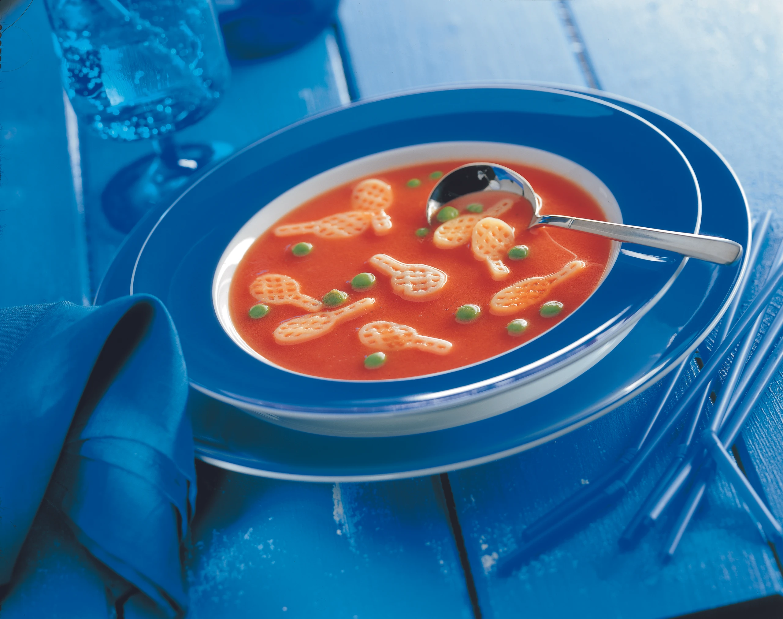 Tennis-Suppe mit grünen Bällchen