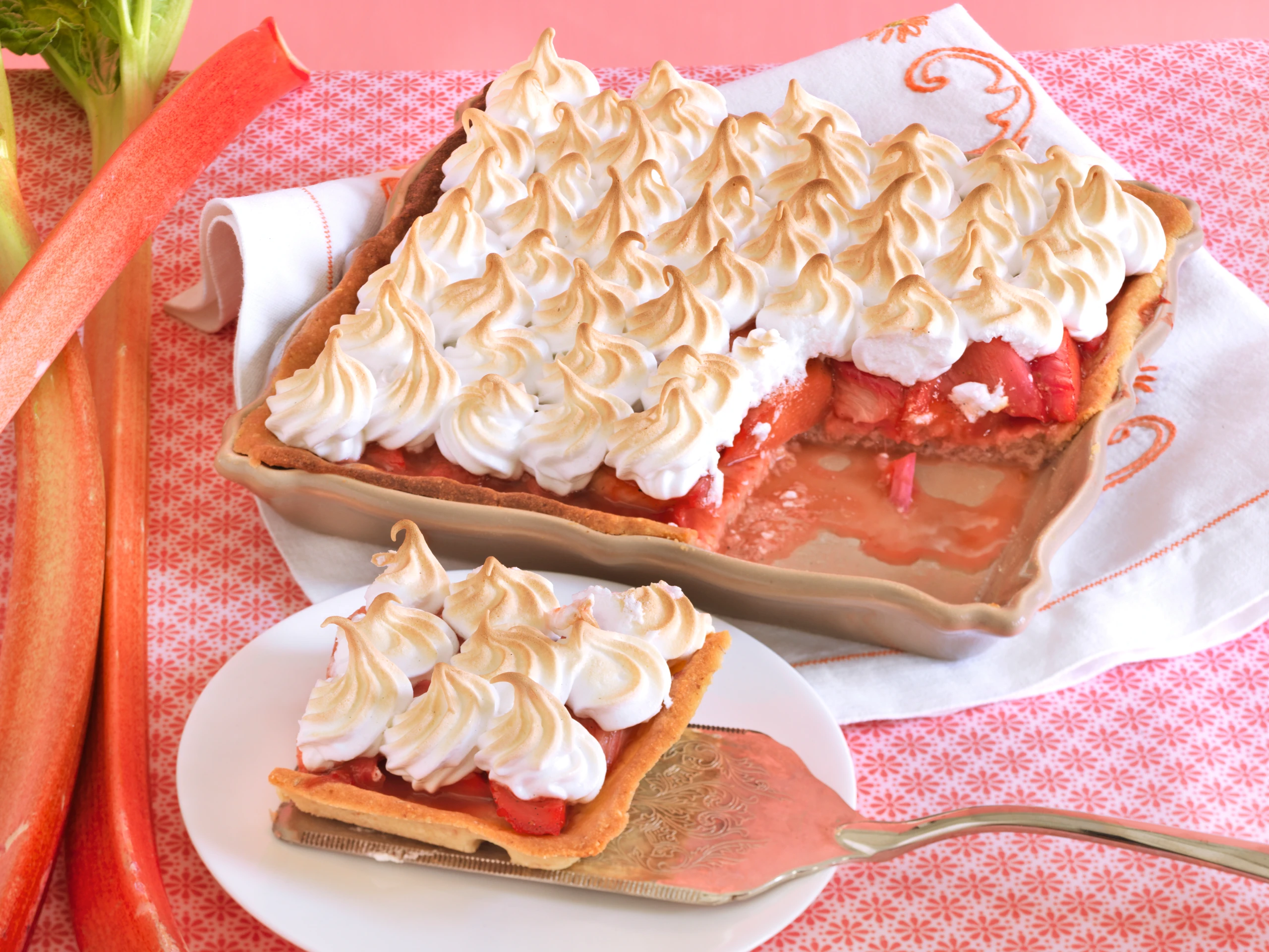 Rhabarbertarte mit Schneehaube