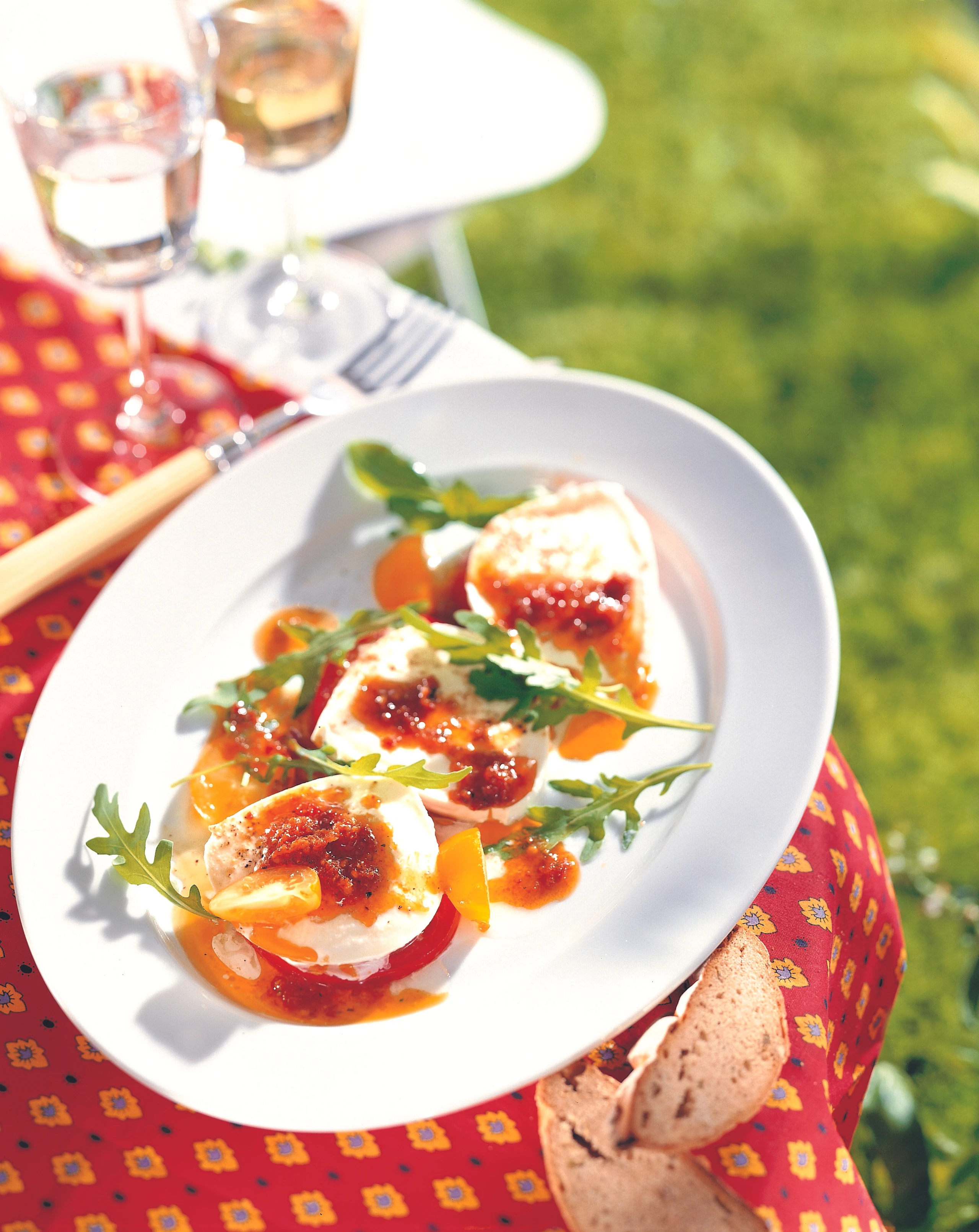 Mozzarella à la Caprese mit Paradeispesto