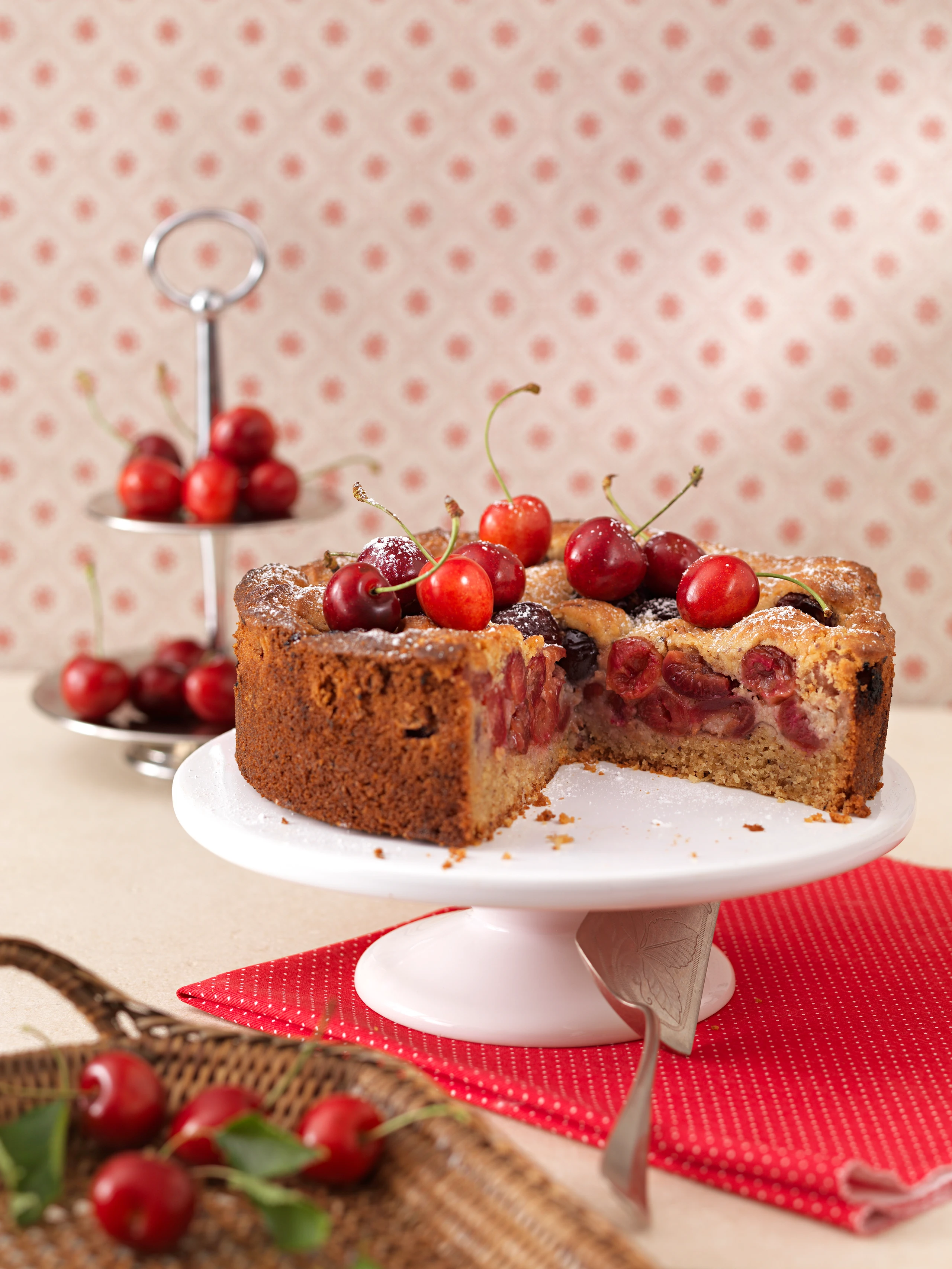 Linzer Torte mit Kirschen