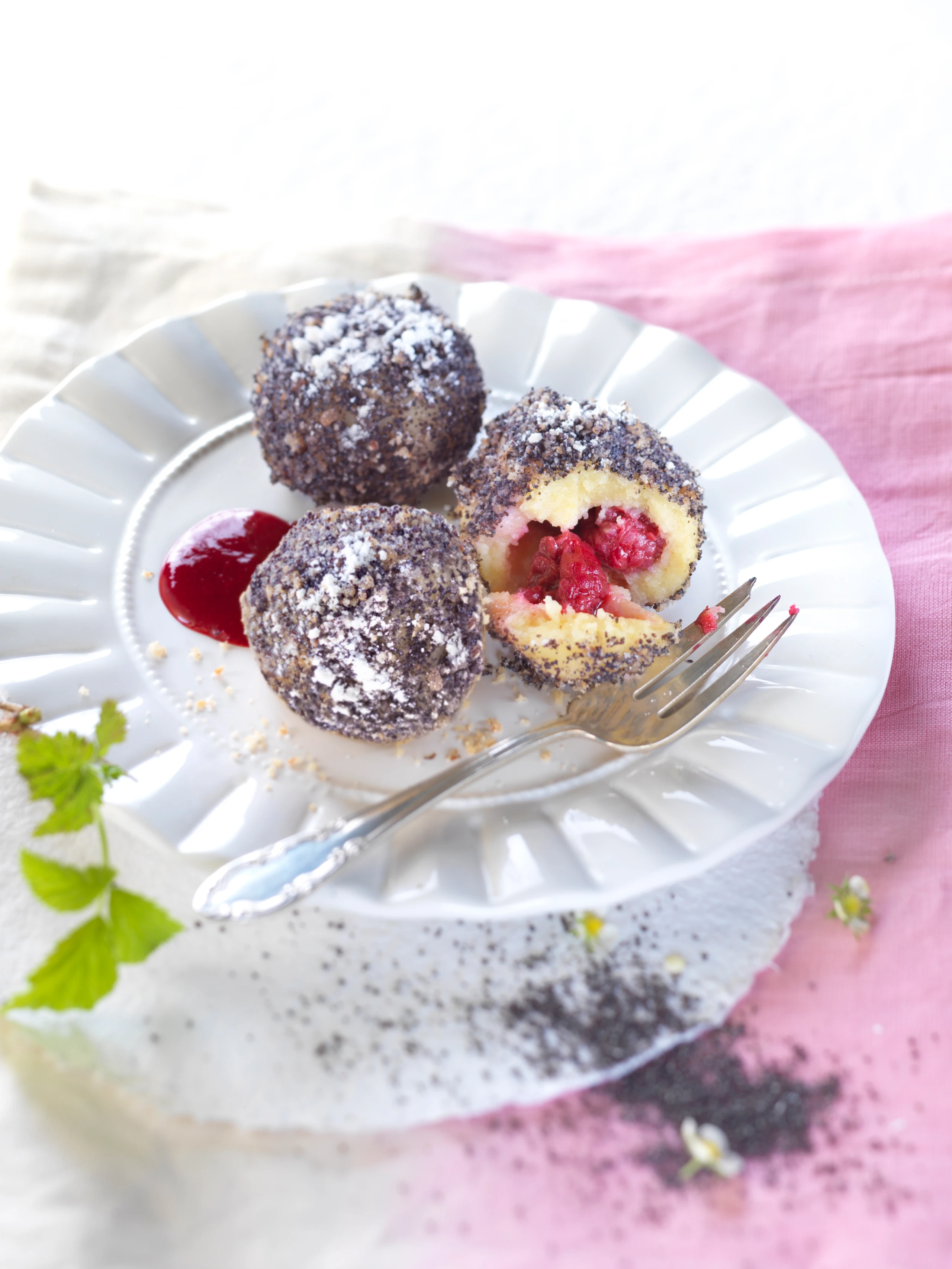 Himbeerknöderl mit Mohn