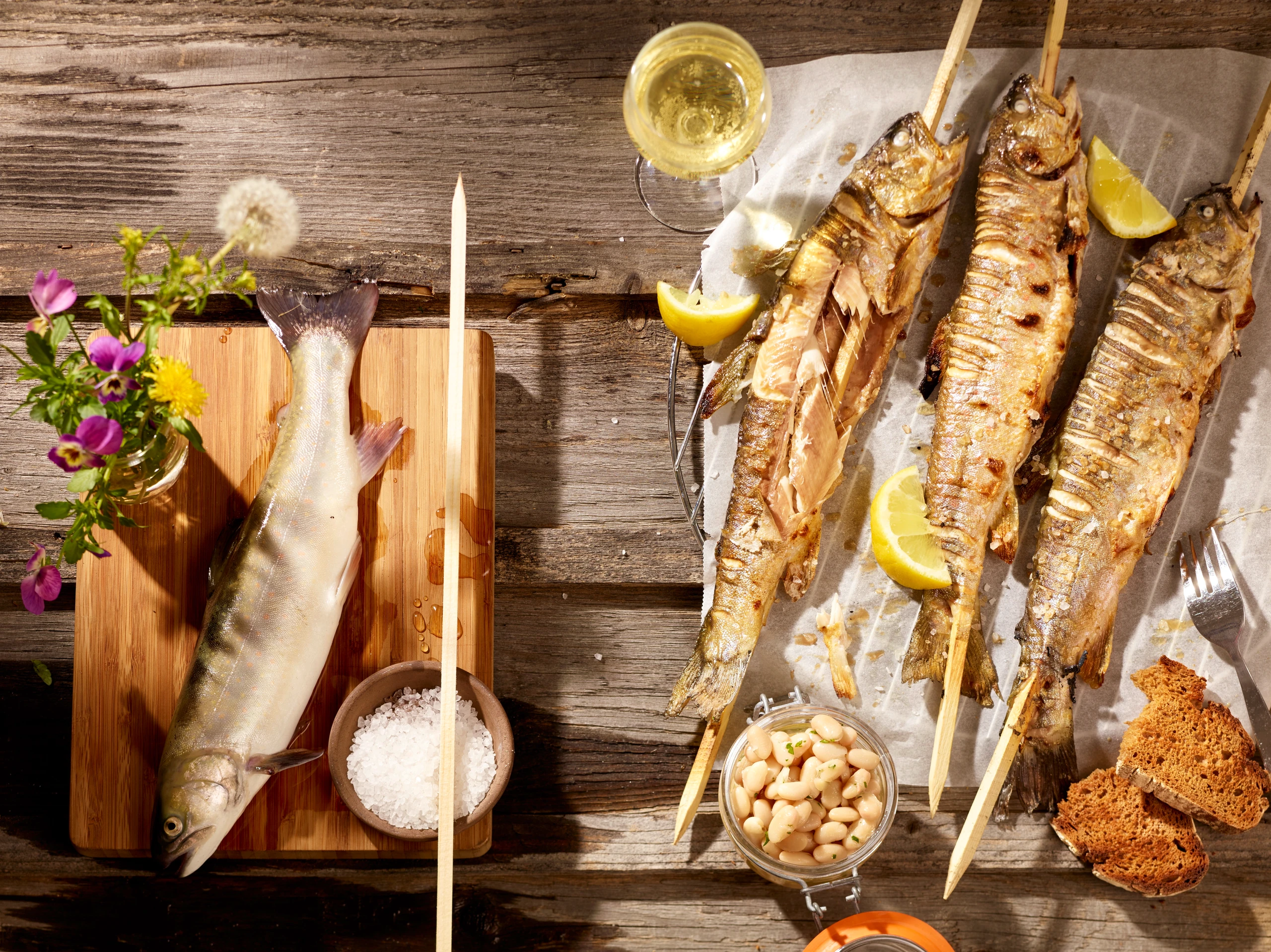 Steckerlfisch mit Bohnensalat