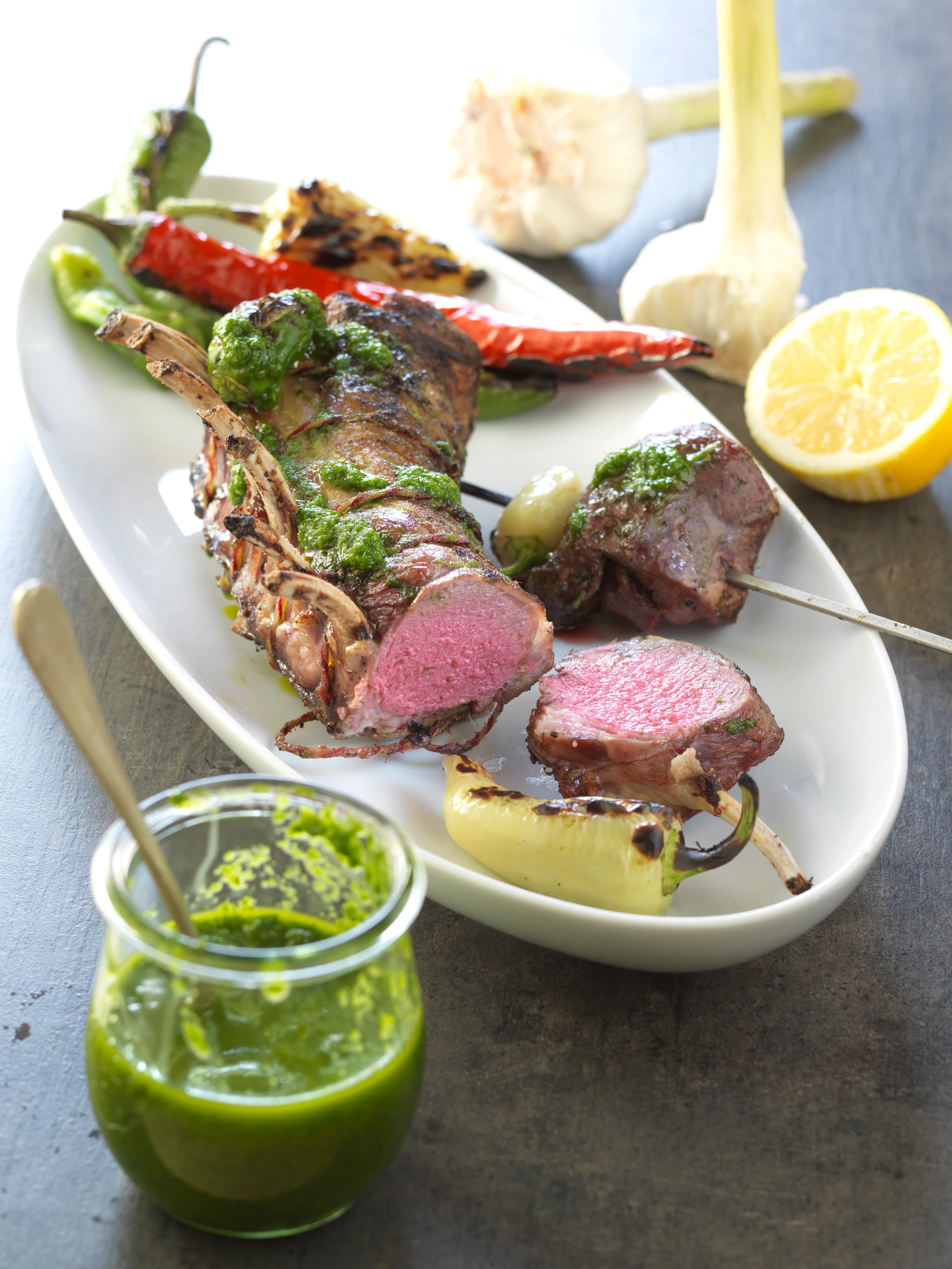 Koteletts und Herz vom Lamm mit Chimichurri