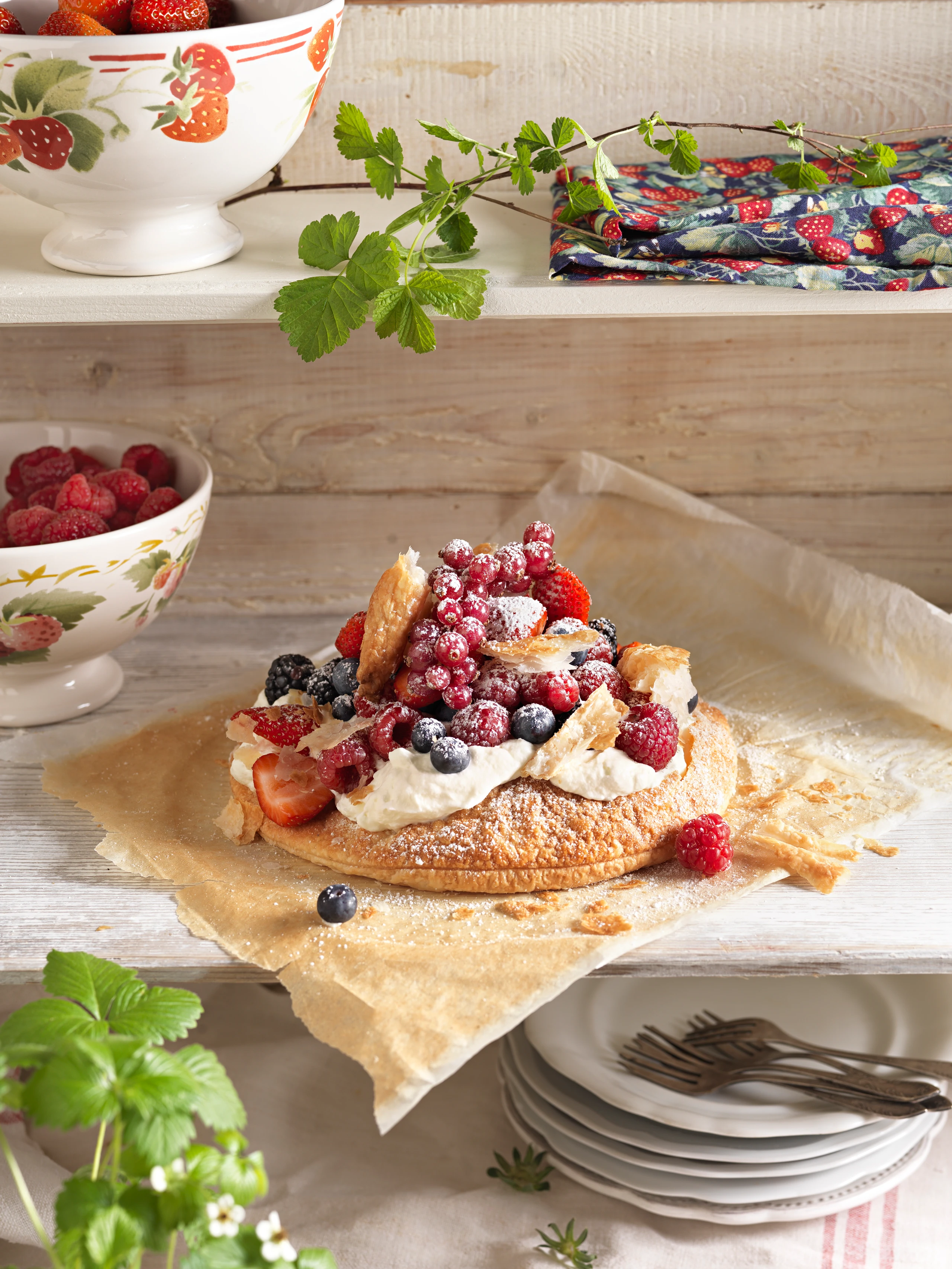 Blätterteigtarte mit Beeren