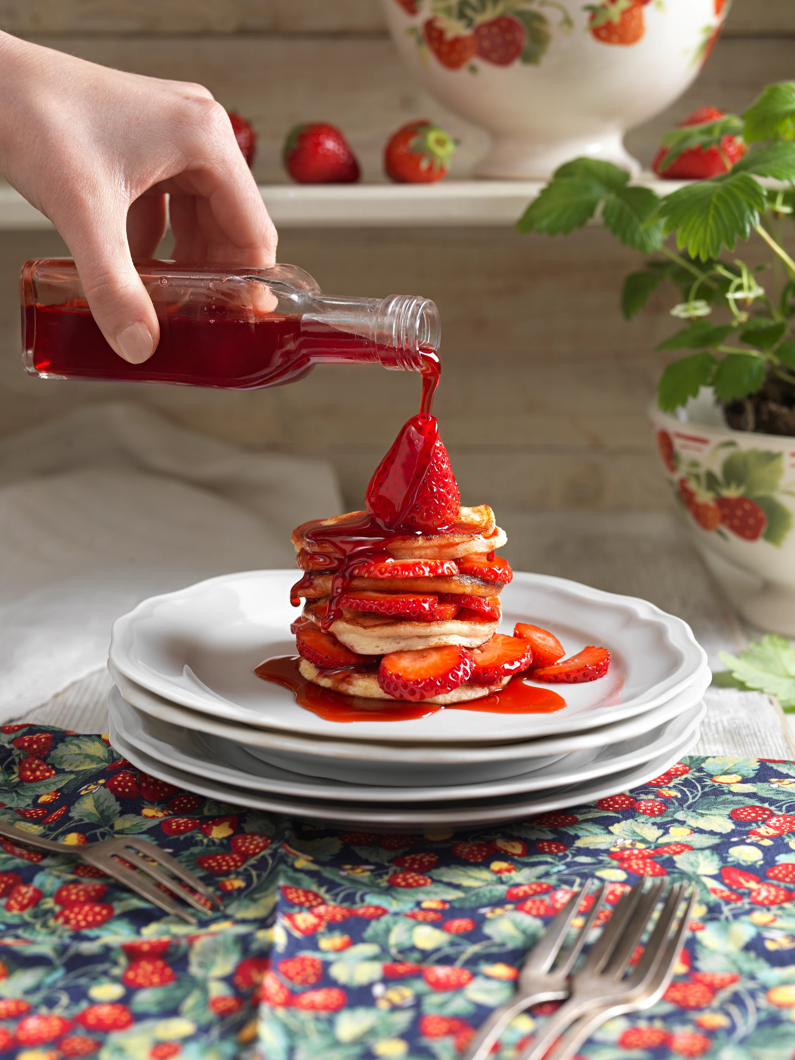 Buchweizen-Pancakes mit Erdbeersirup