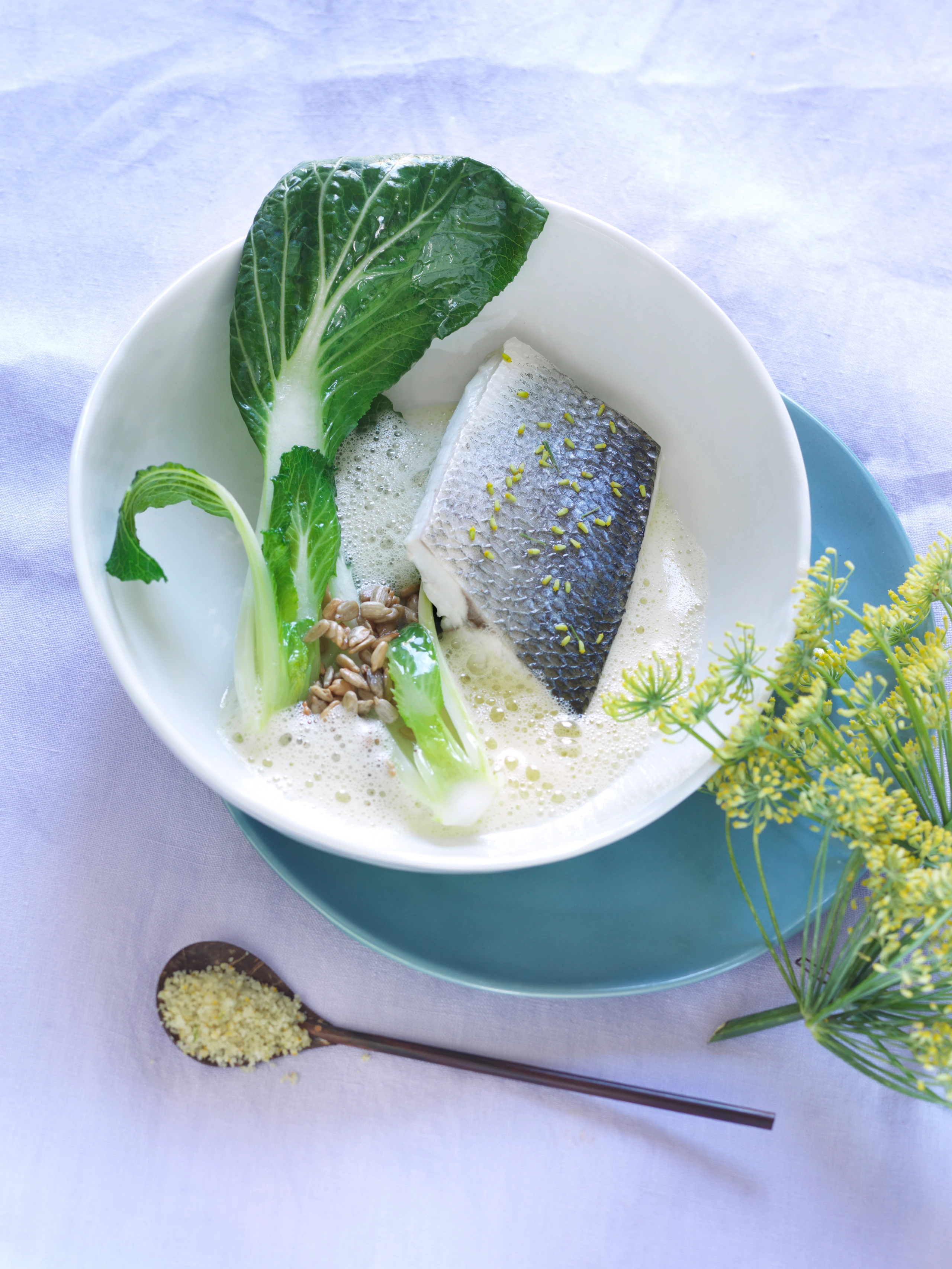 Wolfsbarsch mit Pak Choi und Orangensauce