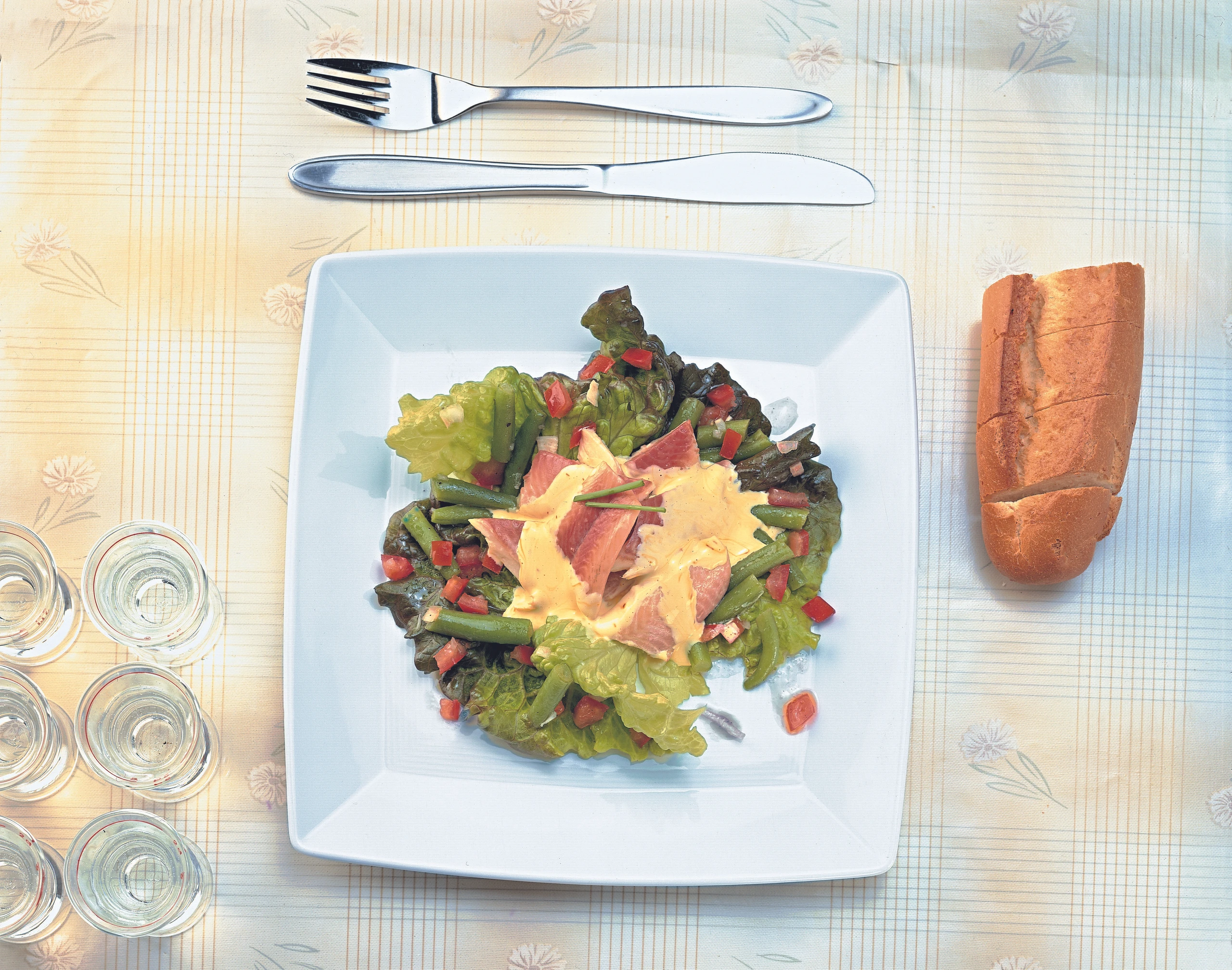 Räucherforellensalat mit Safransauce