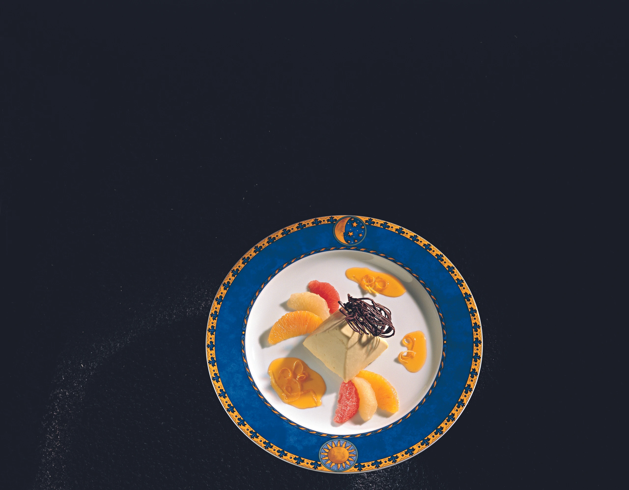 Avocadopyramide mit Zitrussauce