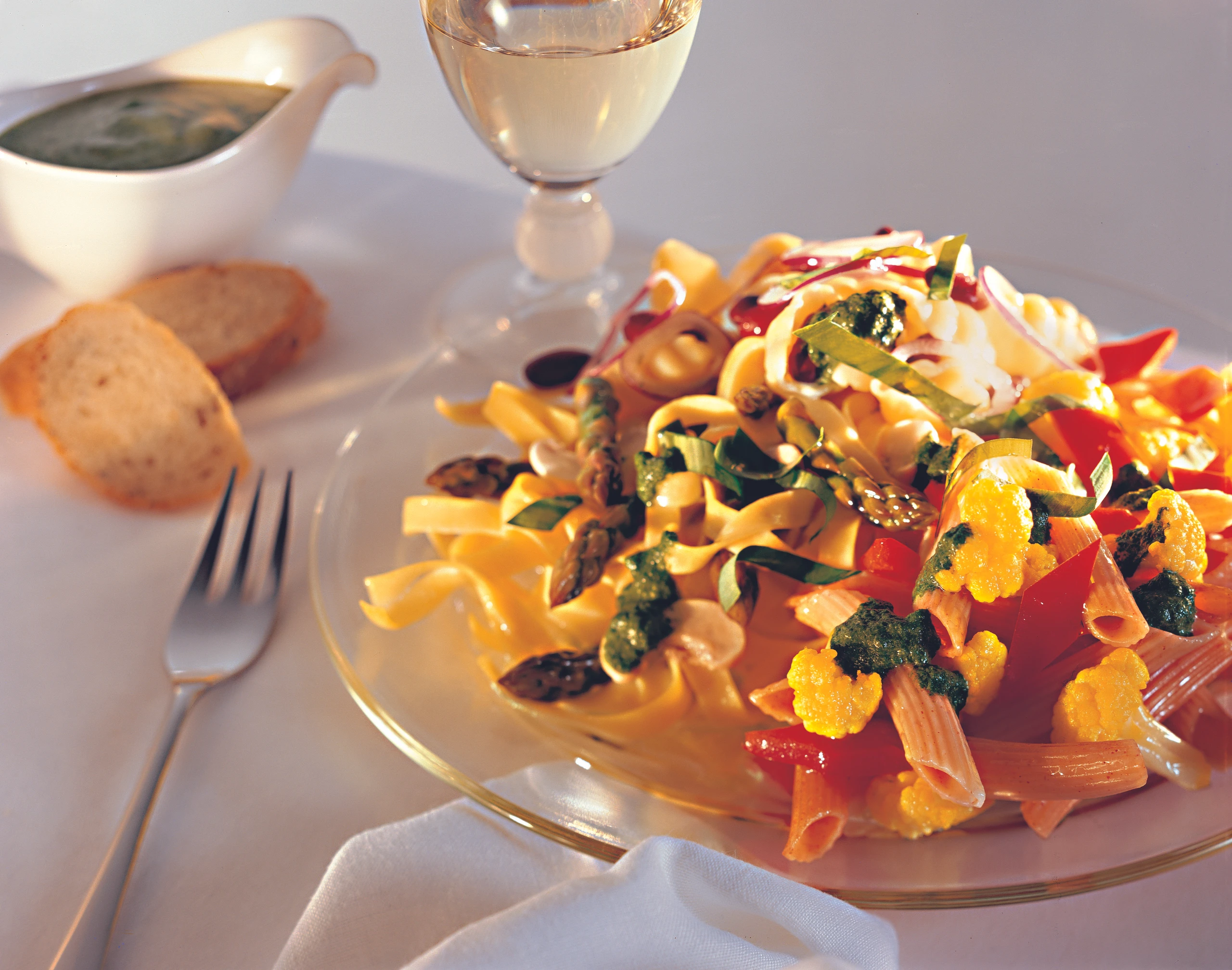 Nudelsalat mit Bärlauch-Pesto