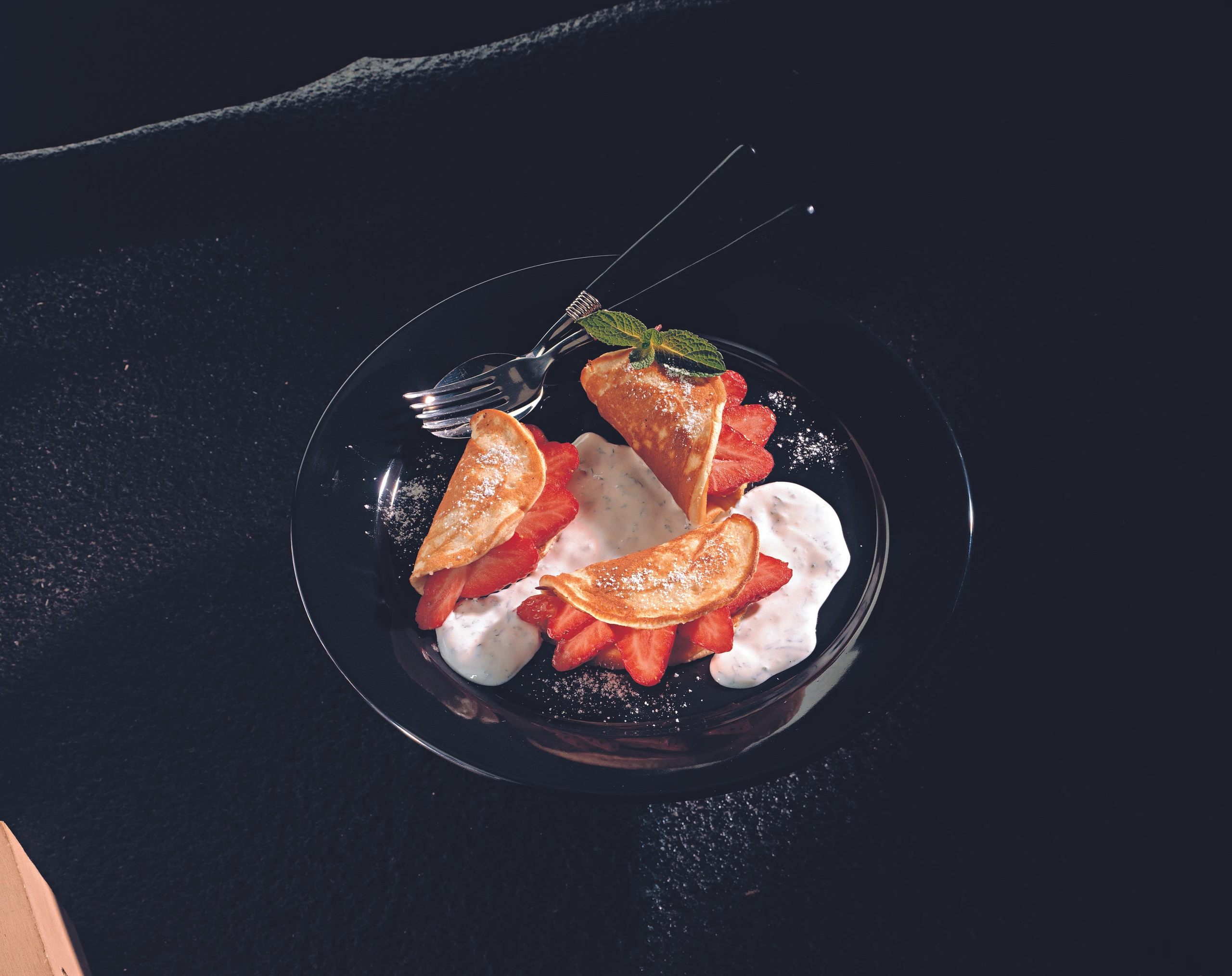 Rahmdalken mit Erdbeeren