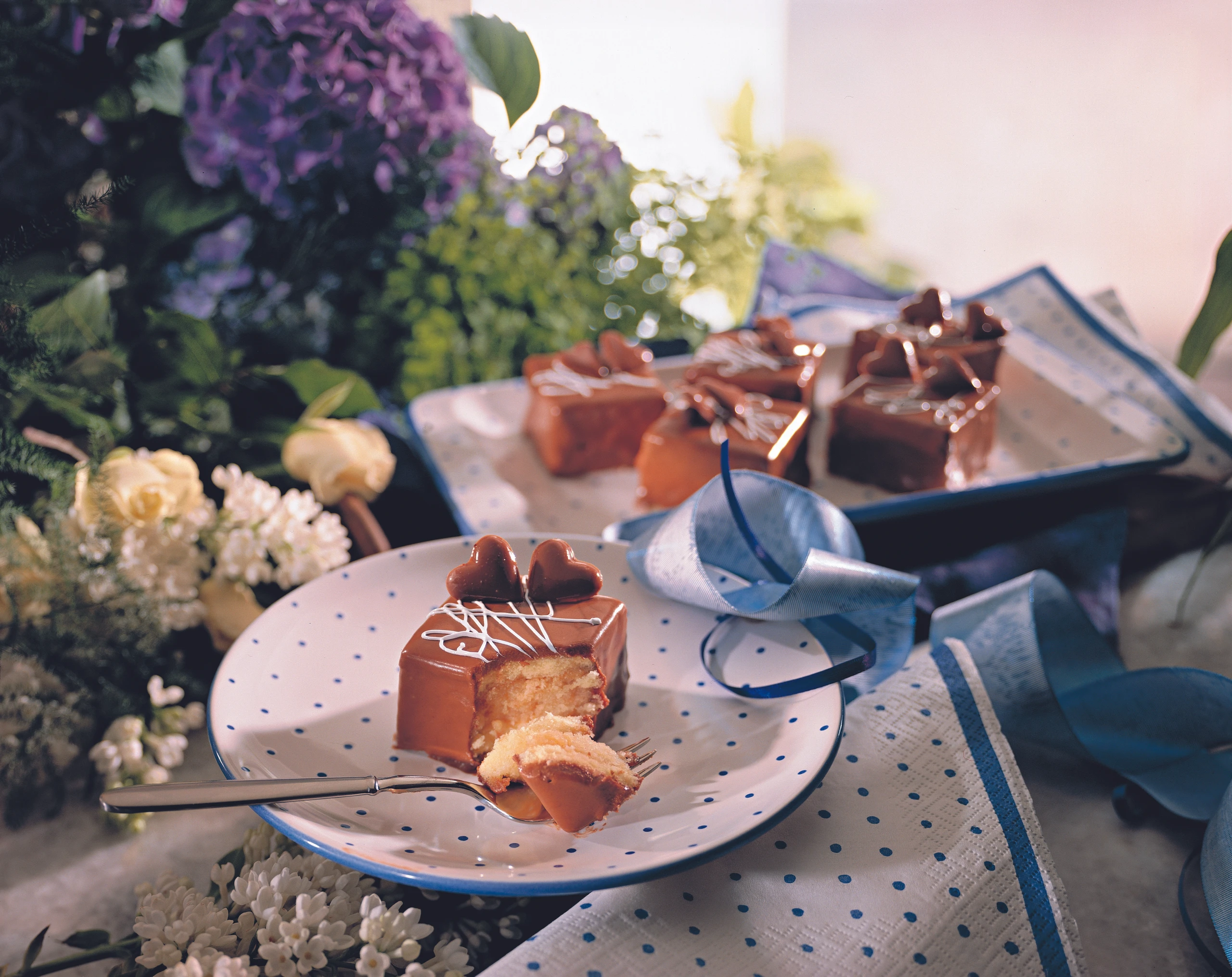 Punschwürfel mit Nougatglasur