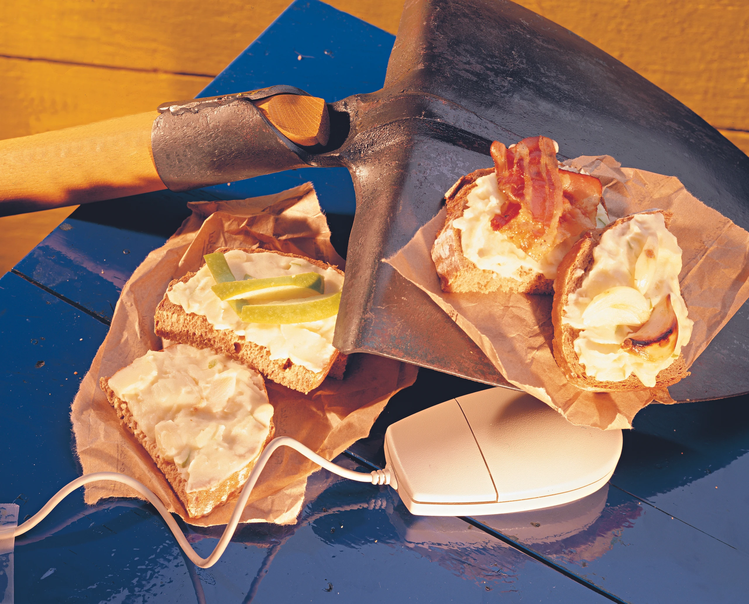 Zwiebel-Aufstrich – dazu Apfel und Speck