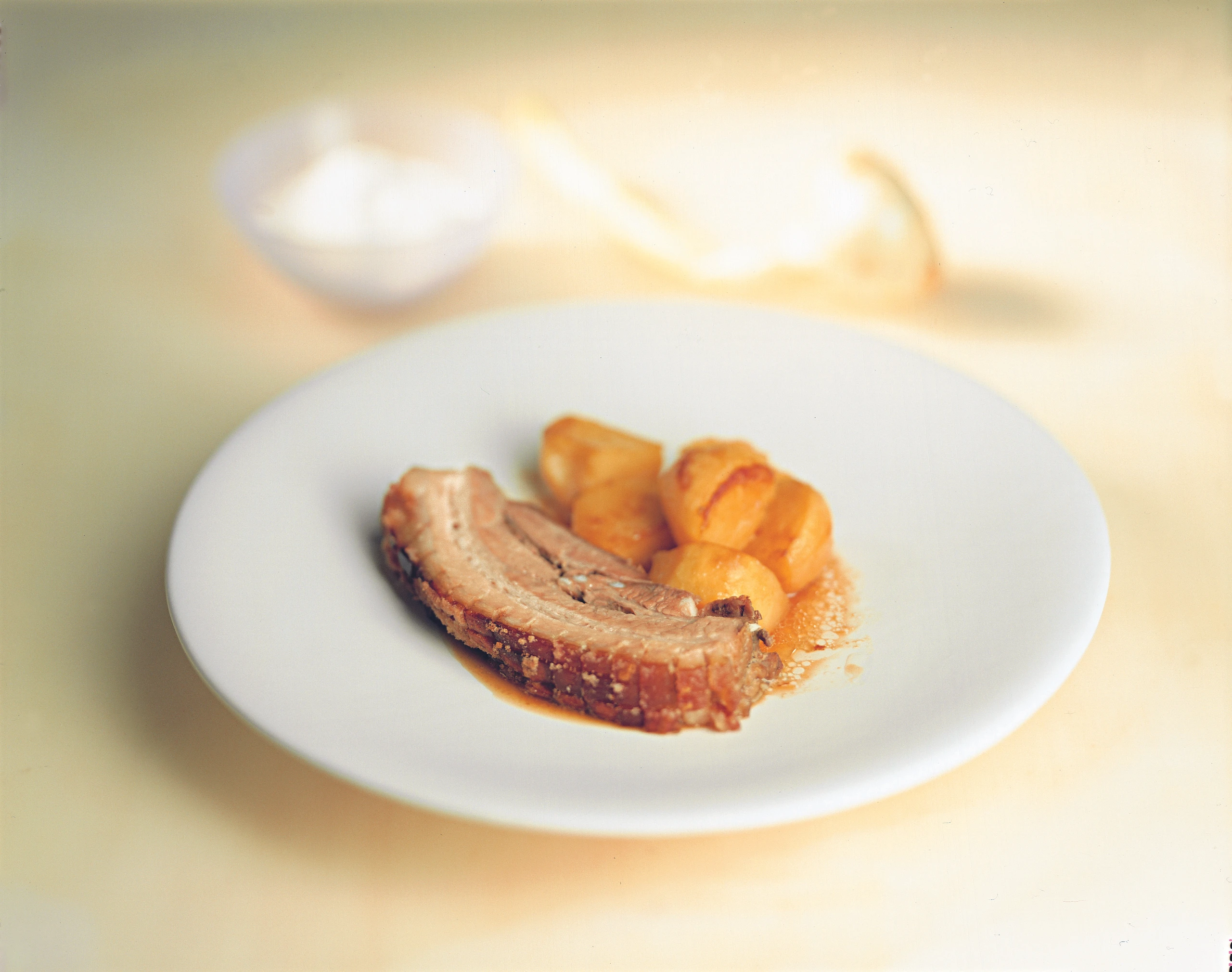 Schweinsbrüstel in der Salzkruste