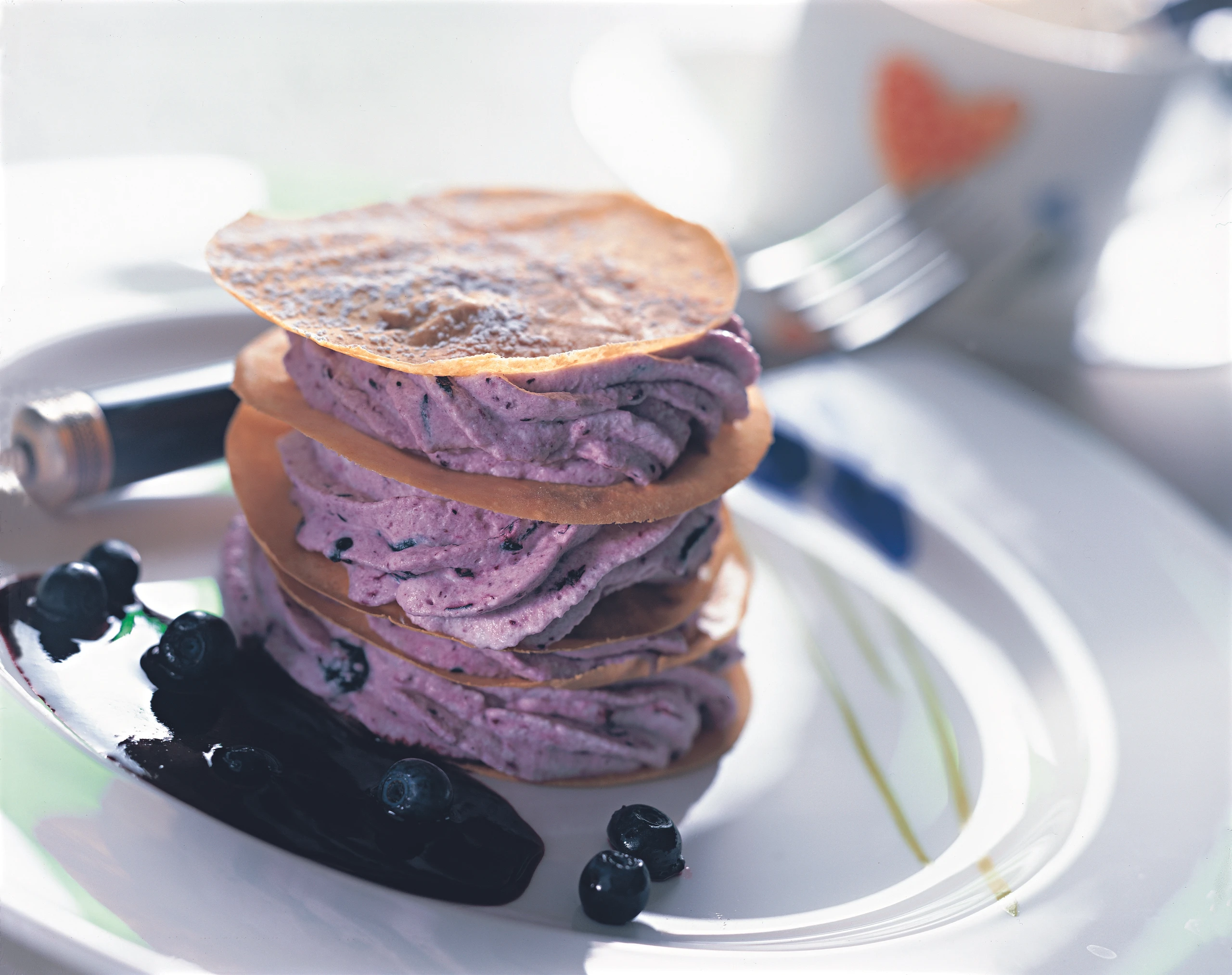 Strudelteig-Plättchen mit Beerenobers