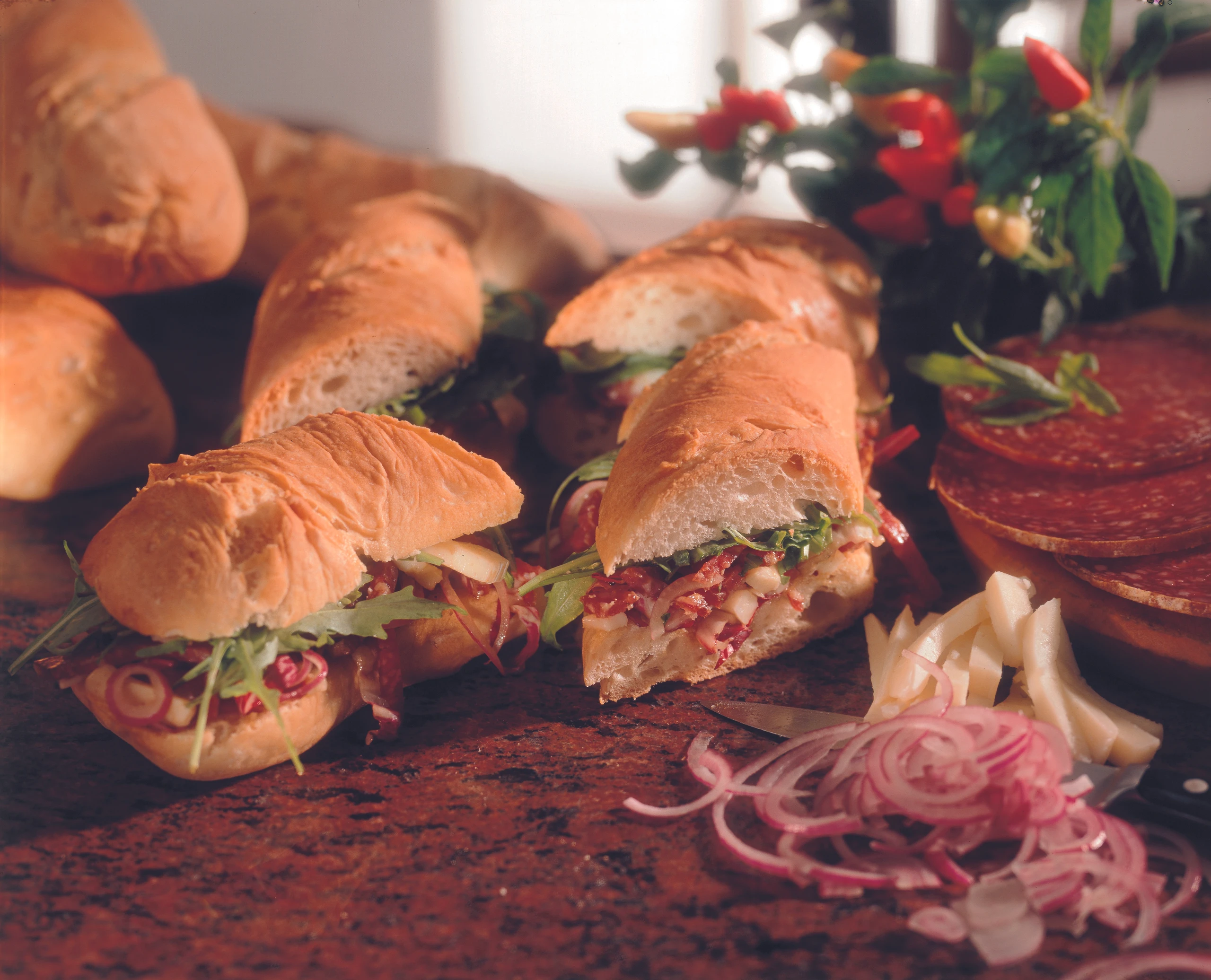 Baguette mit Salami und Pecorino