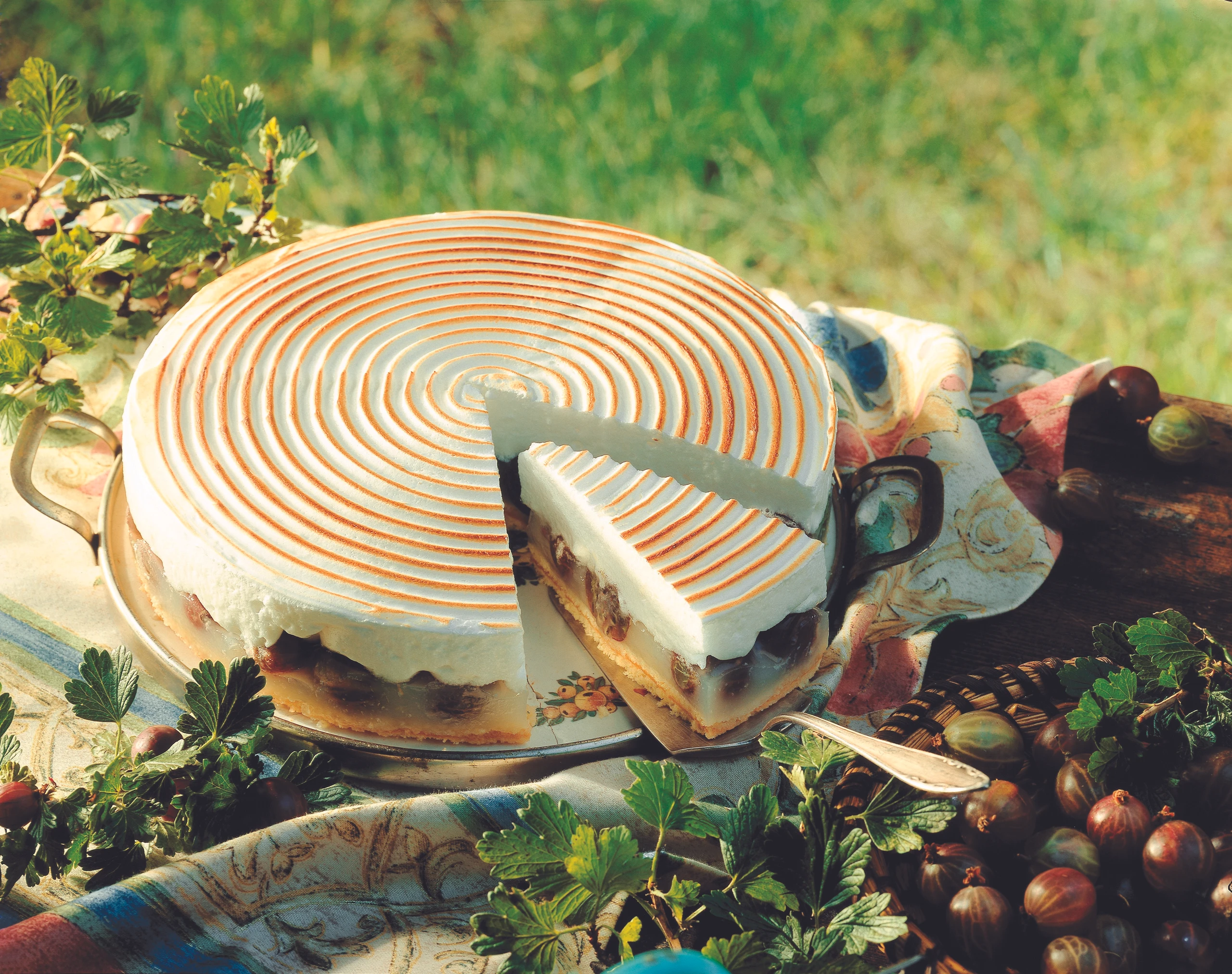 Stachelbeertorte mit Schneehaube
