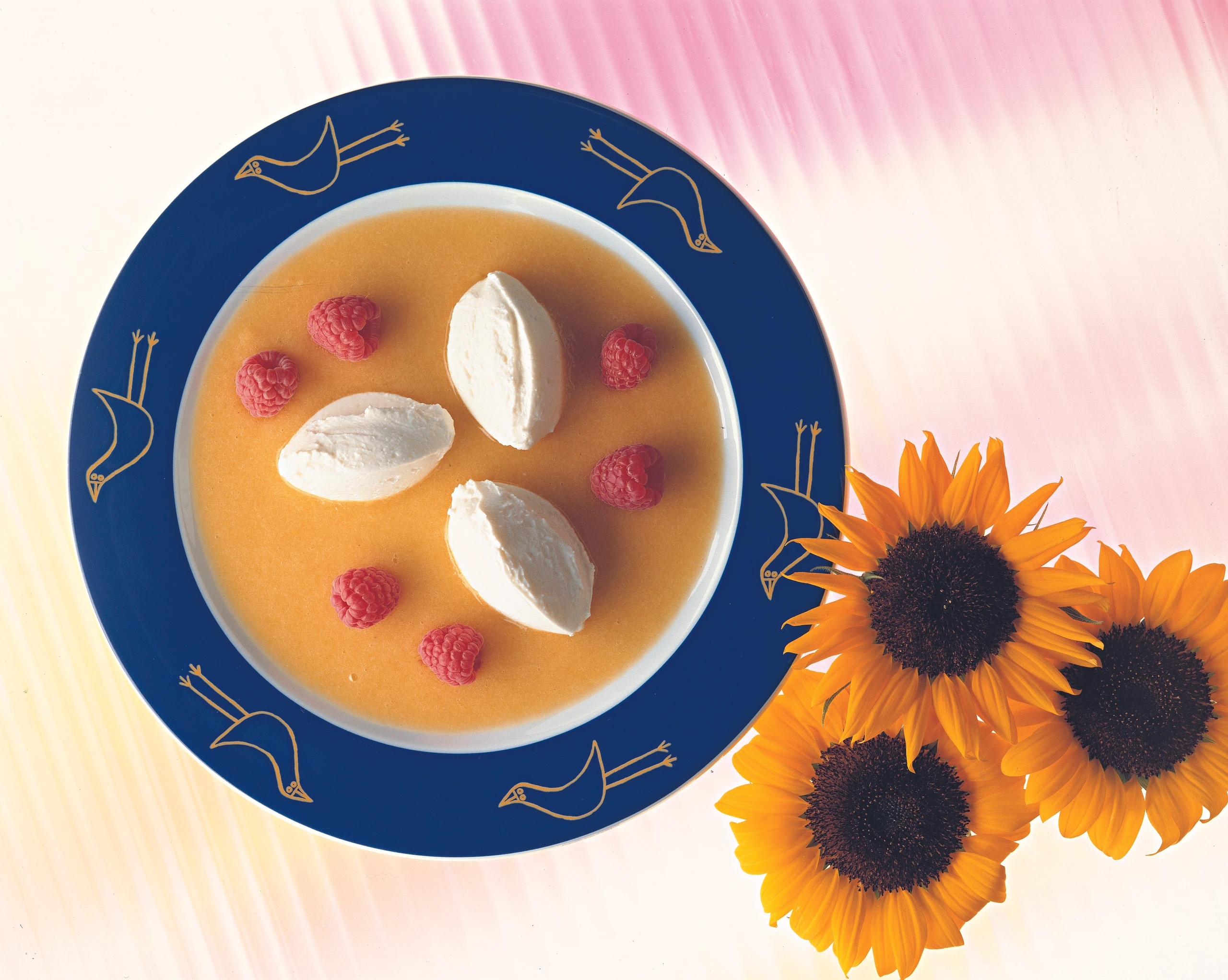 Topfen-Obersnockerl auf Pfirsichsauce