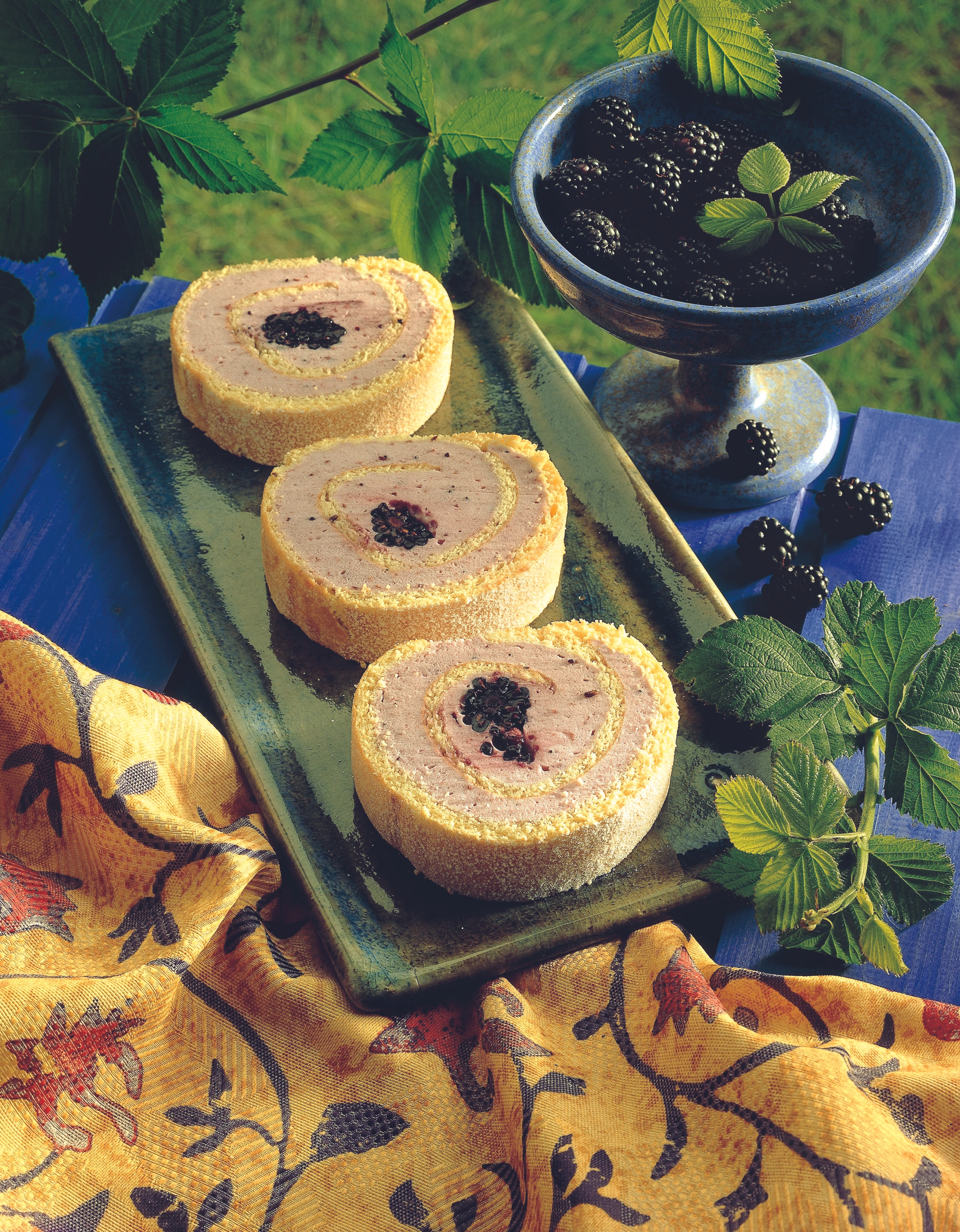 Brombeer-Roulade